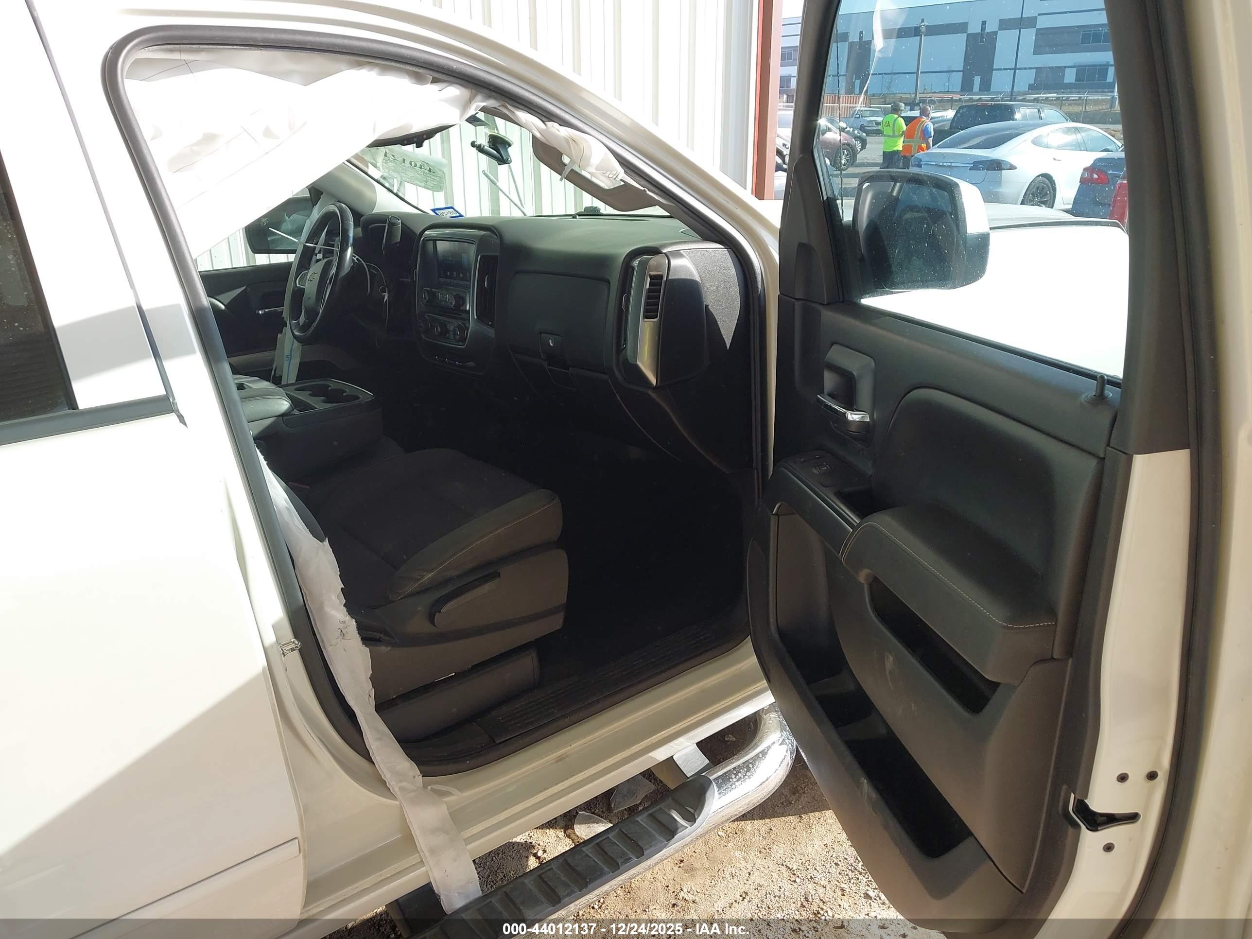 CHEVROLET SILVERADO image 5