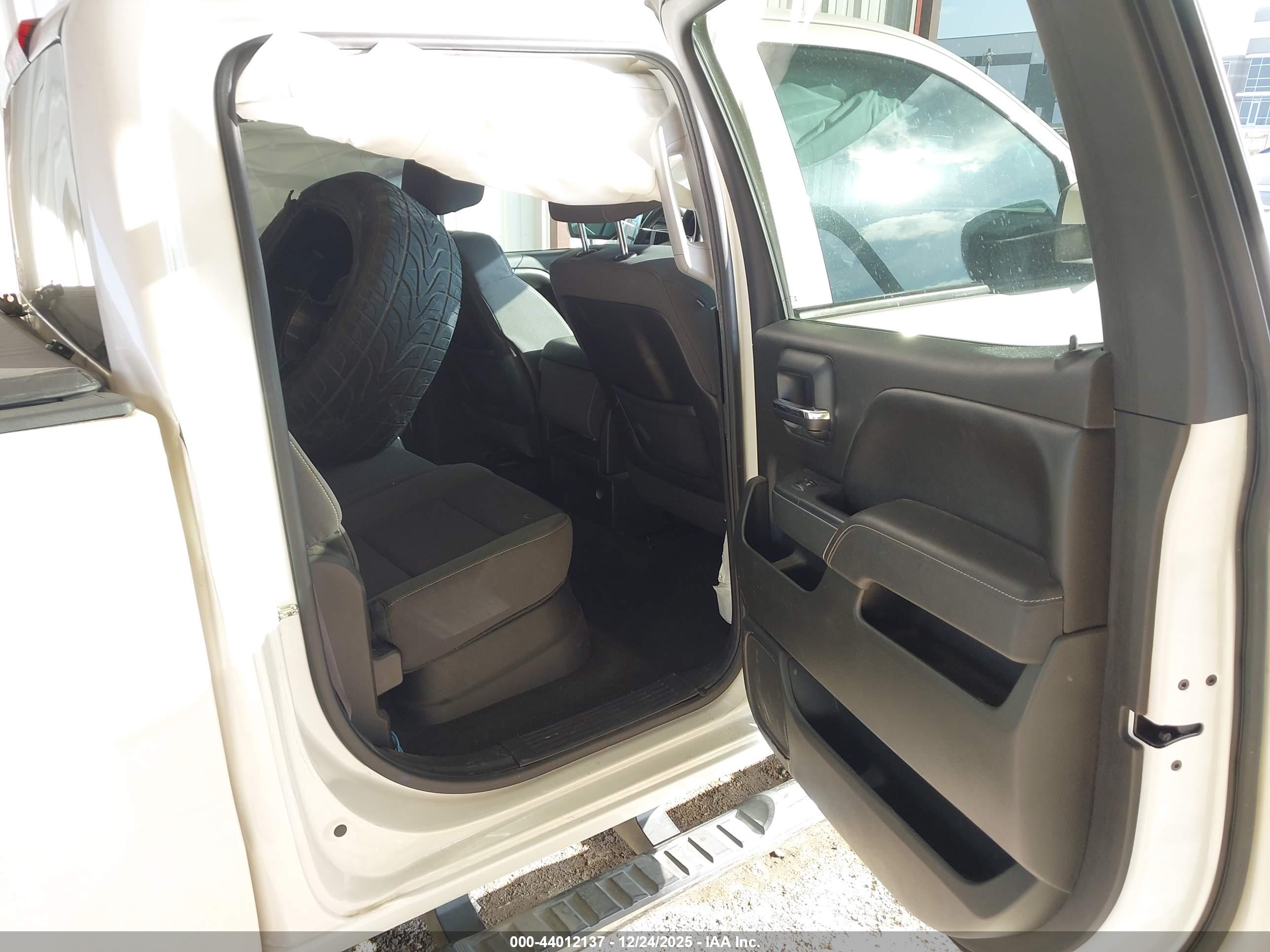 CHEVROLET SILVERADO image 8