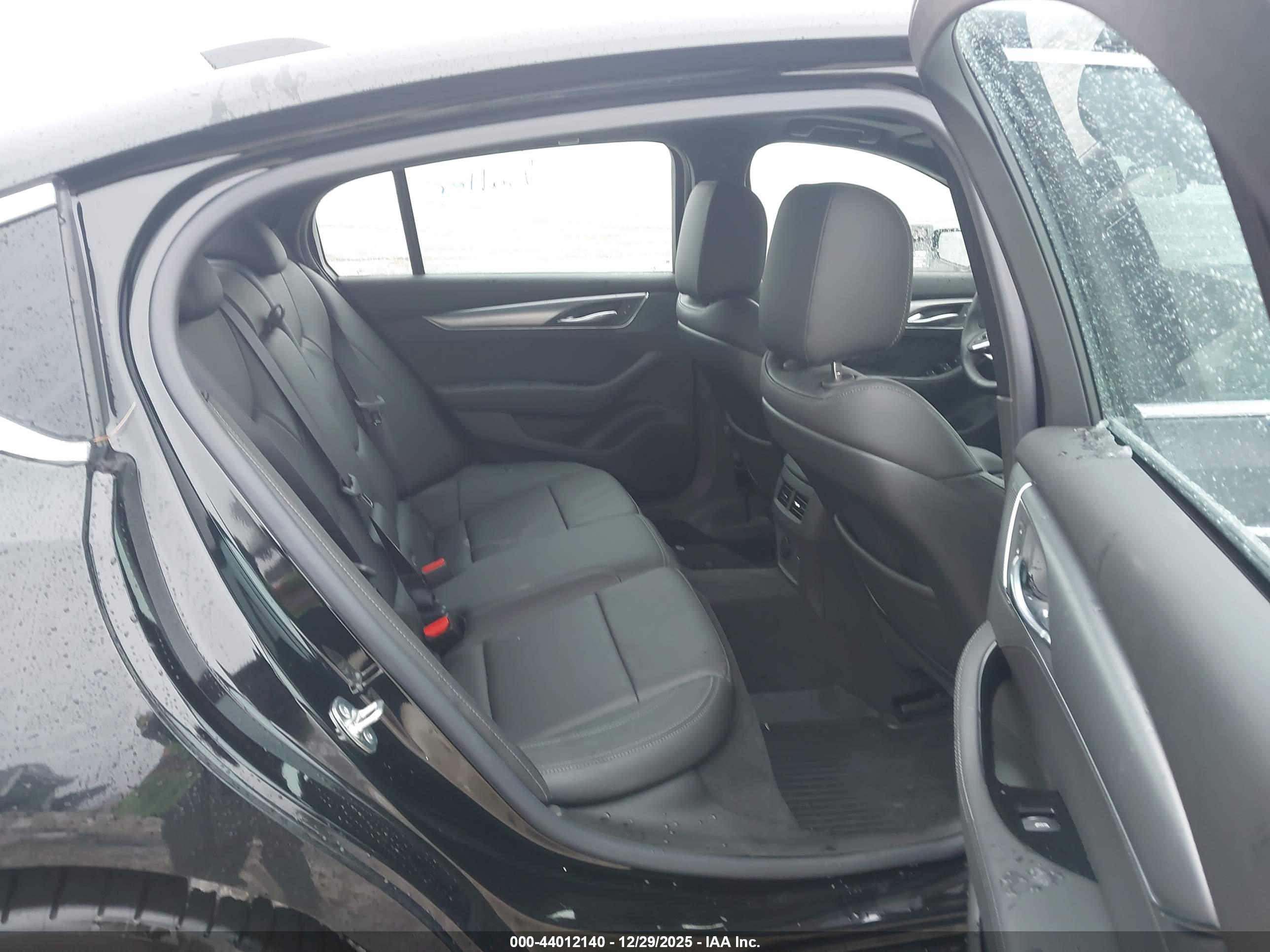 CADILLAC CT5 image 8