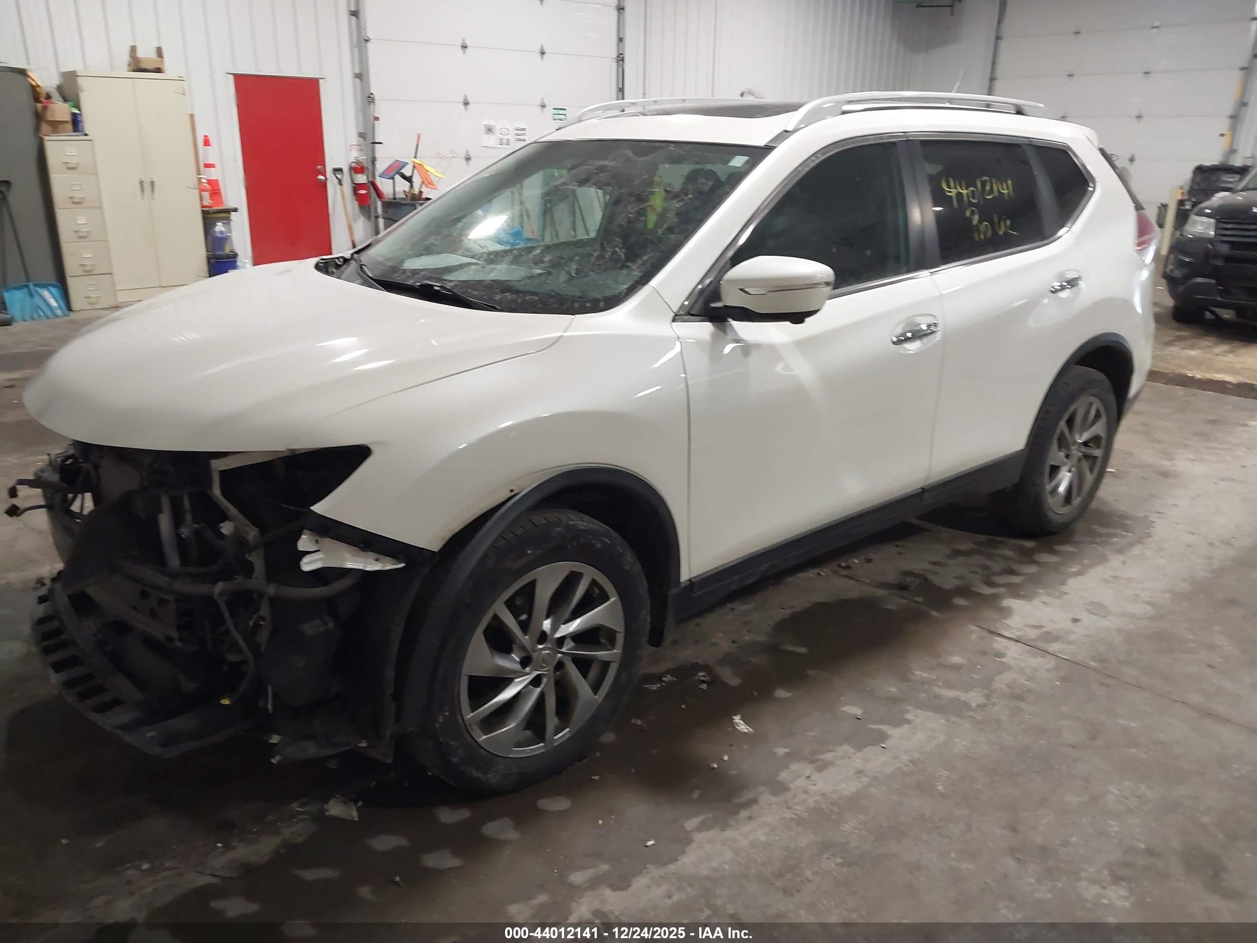 NISSAN ROGUE image 2