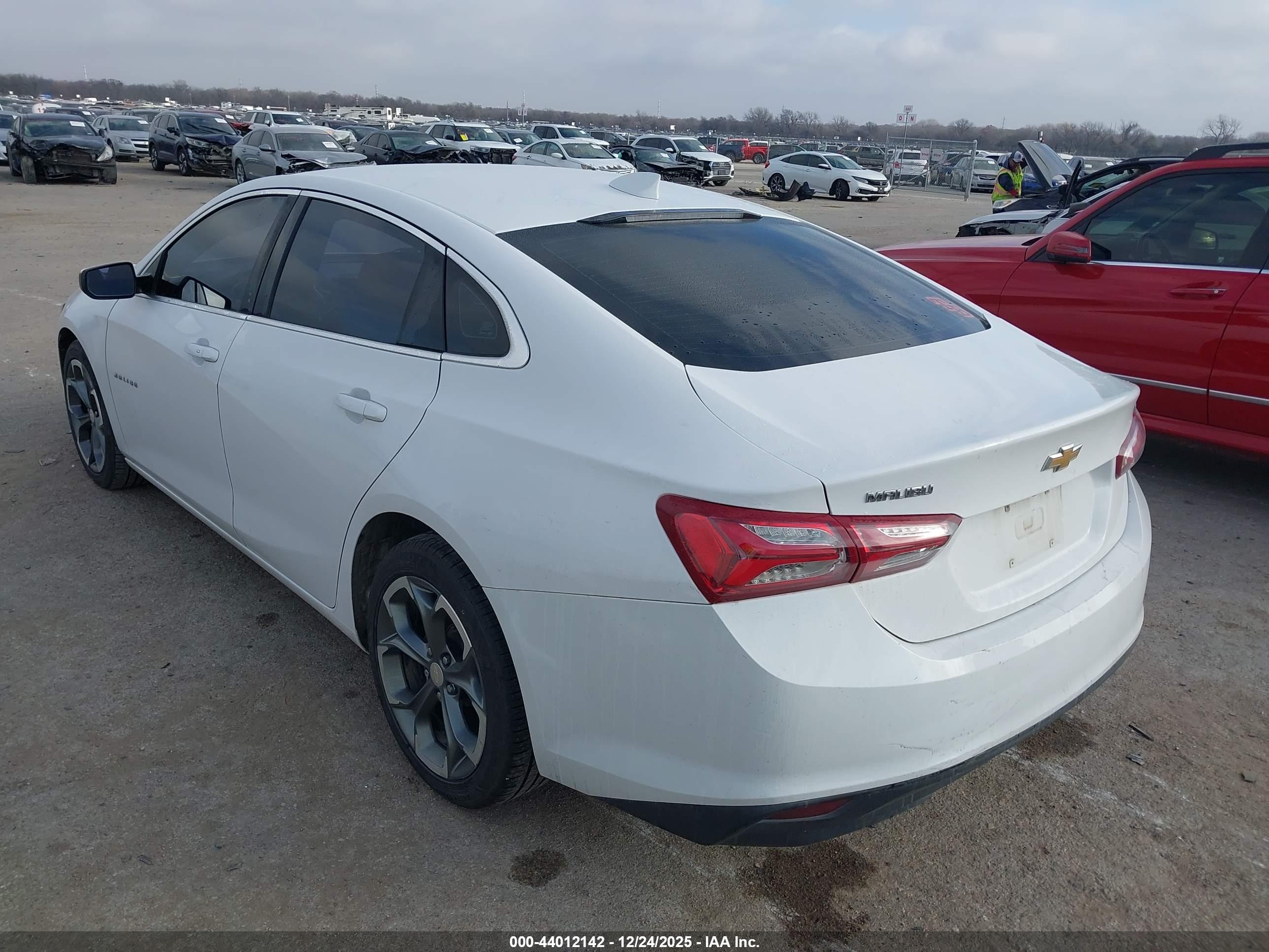 CHEVROLET MALIBU image 3