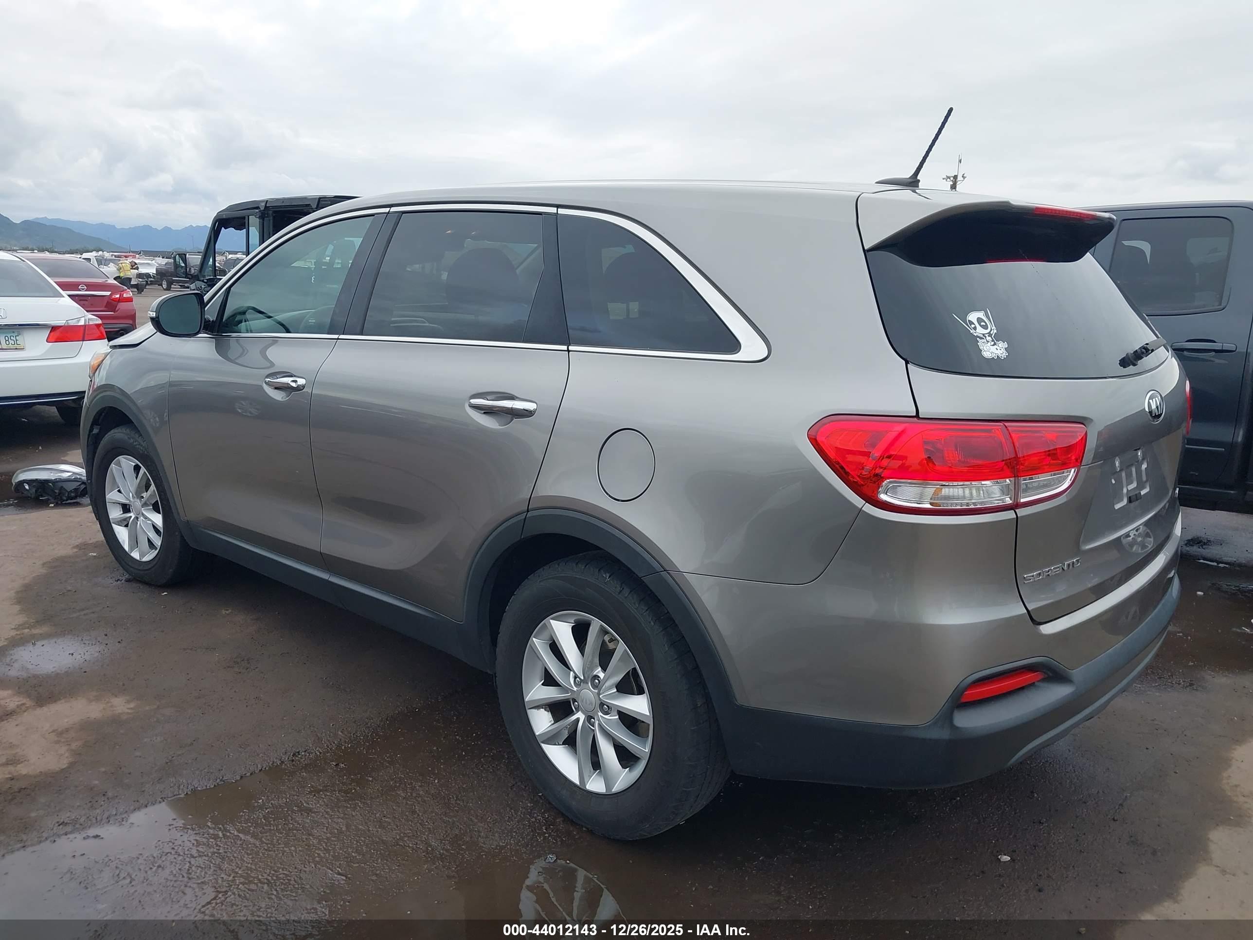 KIA SORENTO image 3