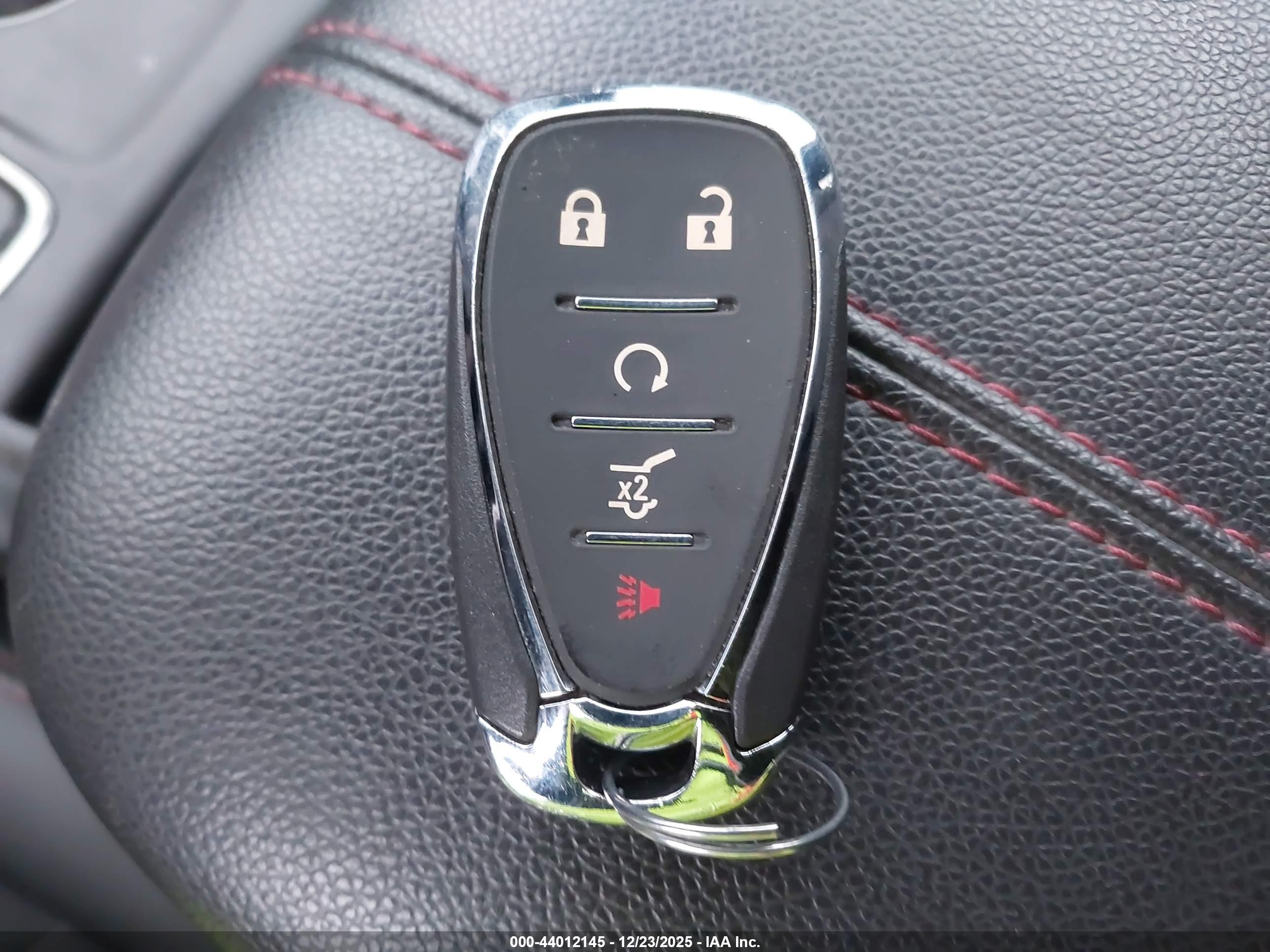 CHEVROLET EQUINOX image 11