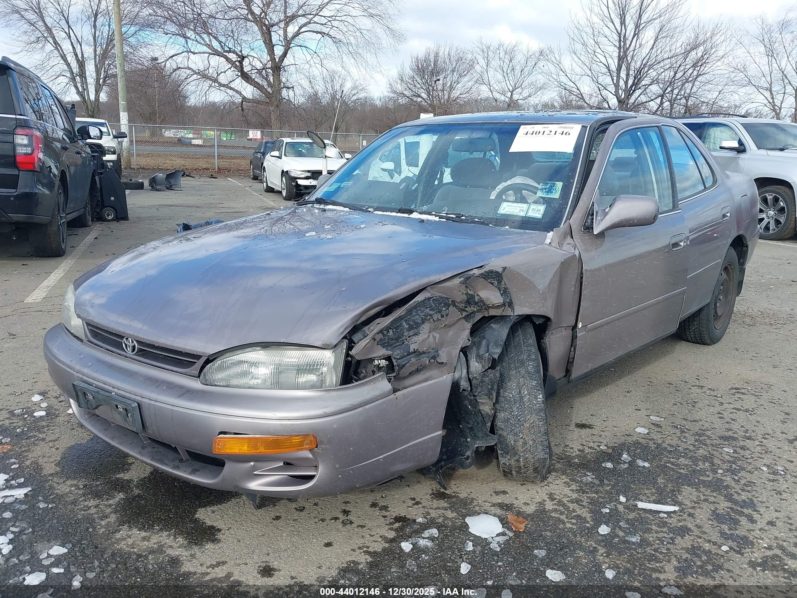 TOYOTA CAMRY image 2