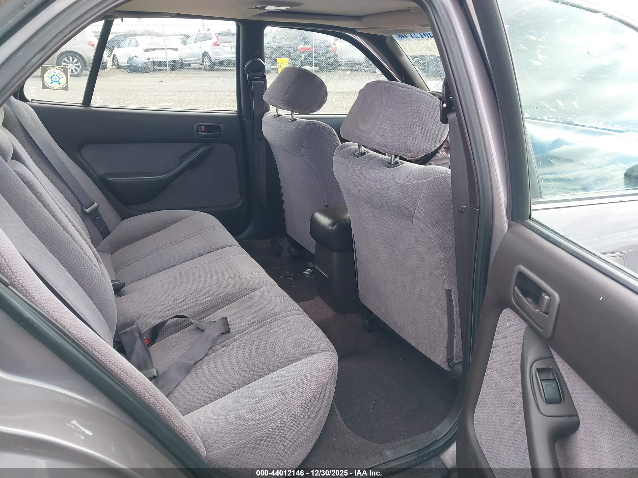 TOYOTA CAMRY image 8