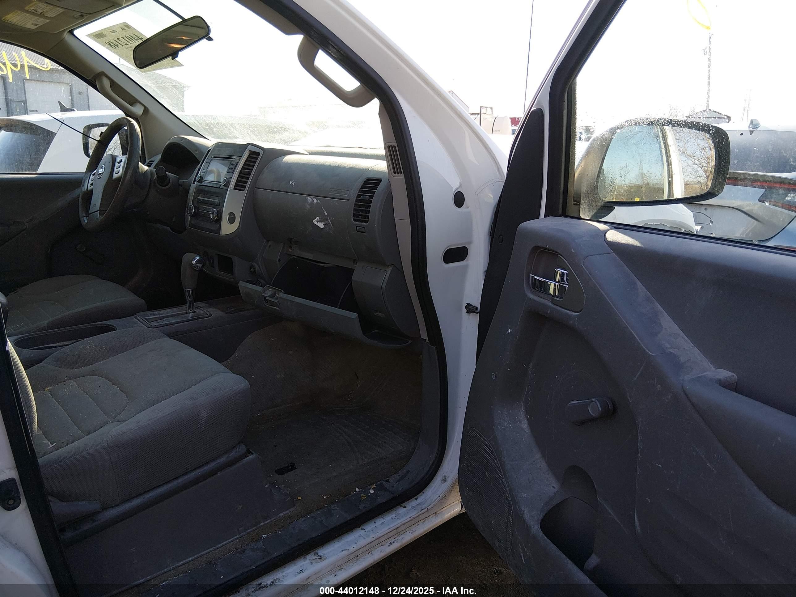 NISSAN FRONTIER image 5