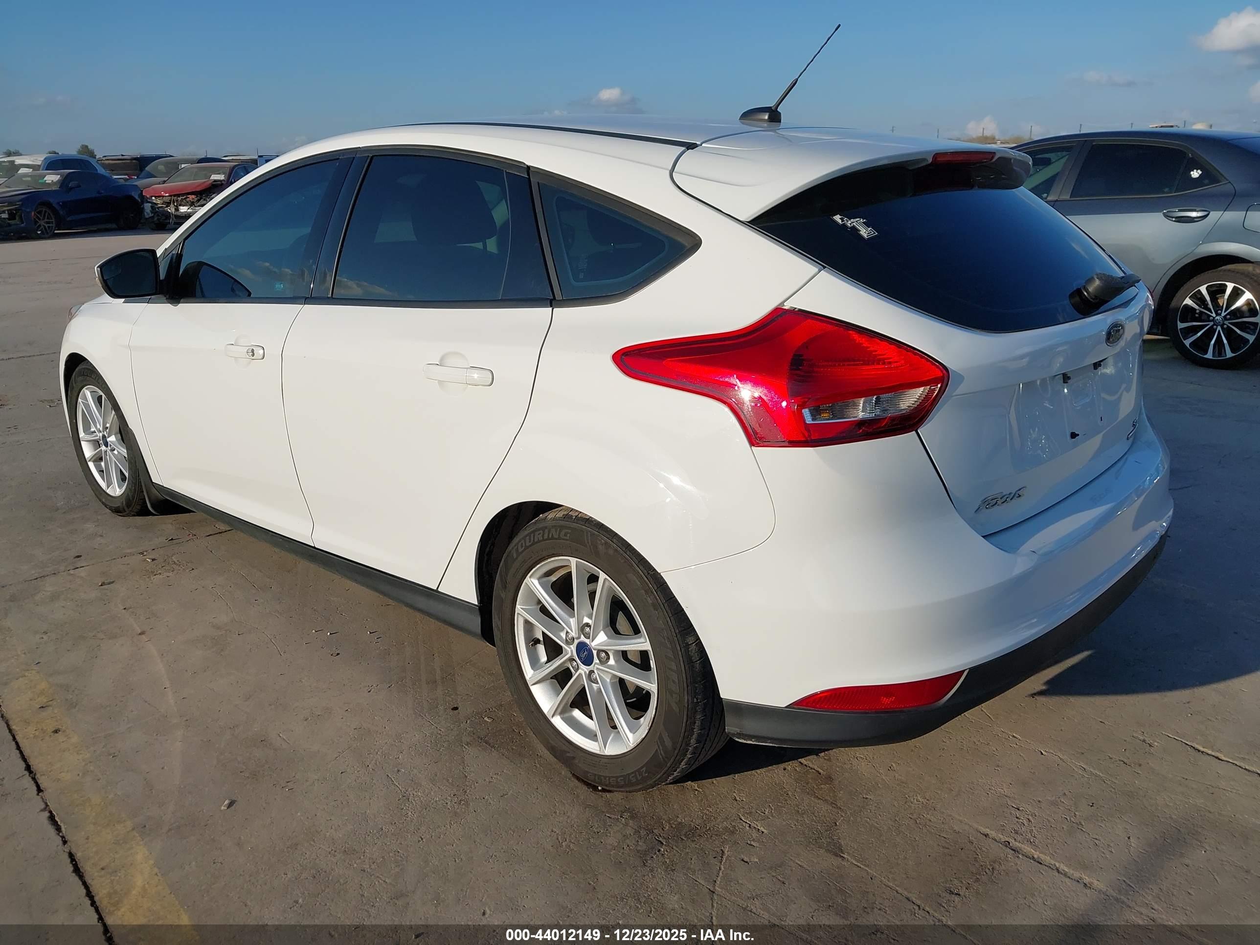 FORD FOCUS image 3