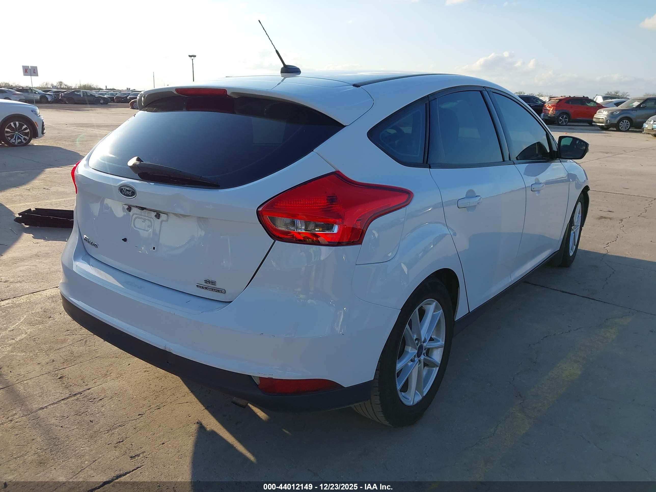 FORD FOCUS image 4