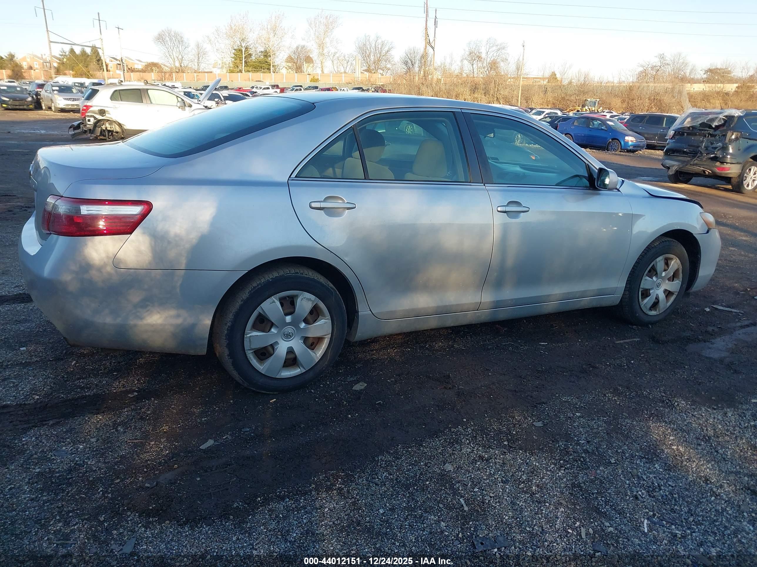 TOYOTA CAMRY image 4