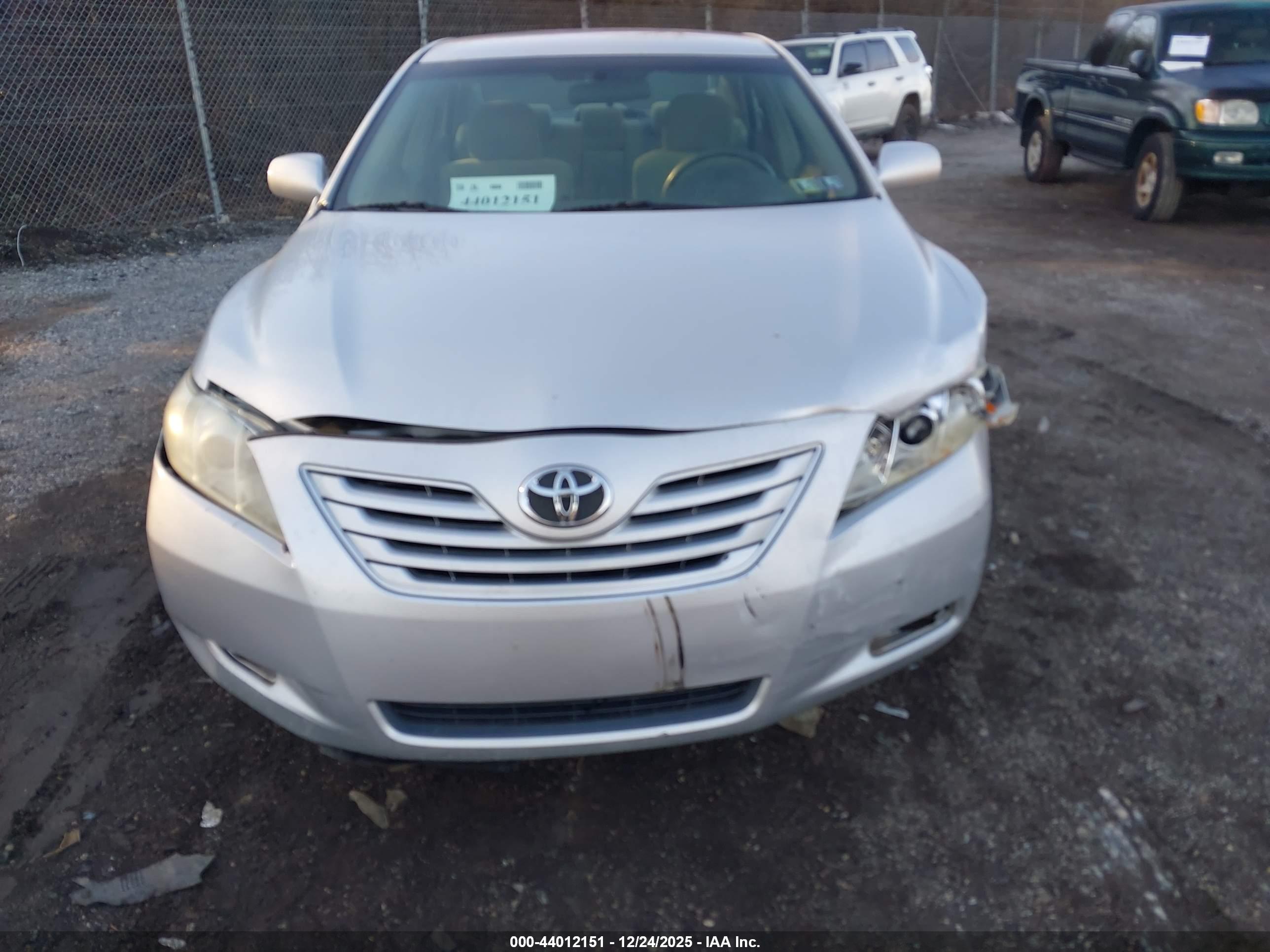 TOYOTA CAMRY image 6