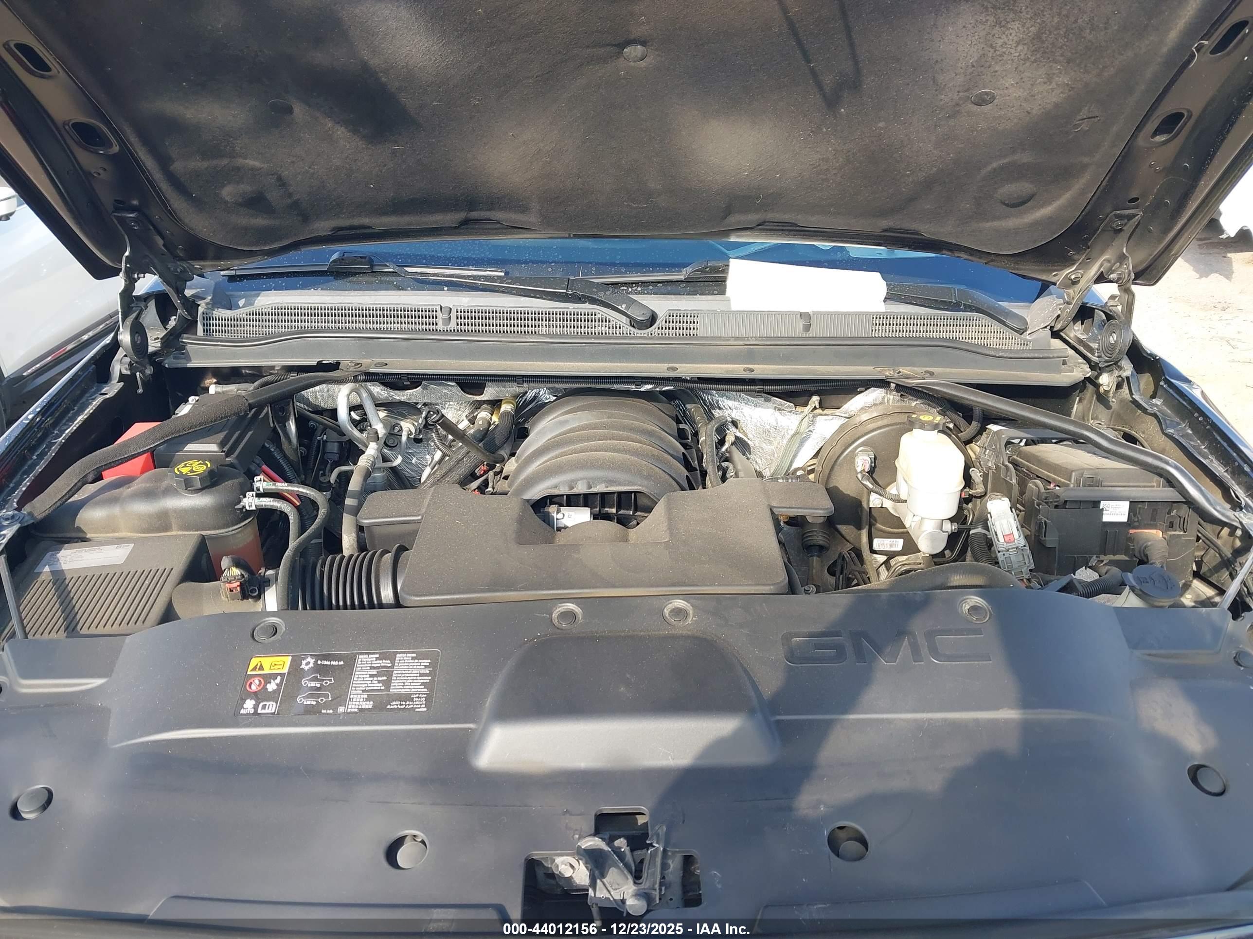 GMC YUKON image 10