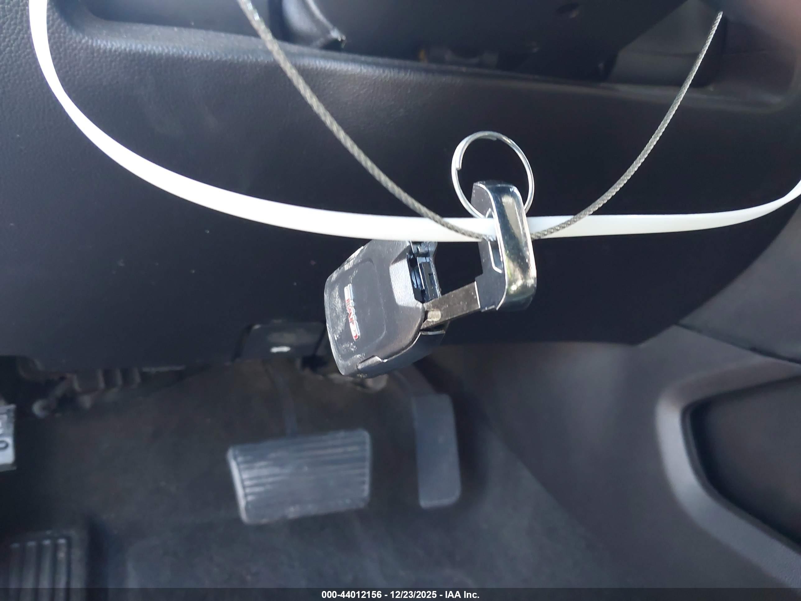 GMC YUKON image 11