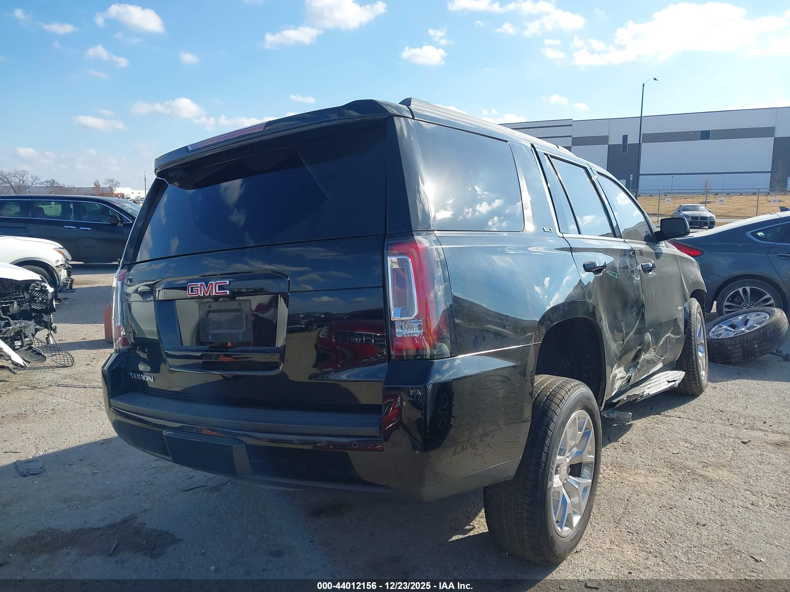 GMC YUKON image 4