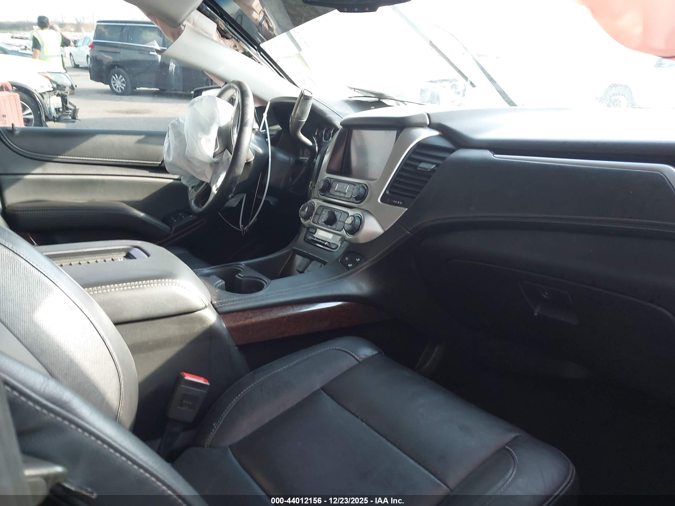 GMC YUKON image 5