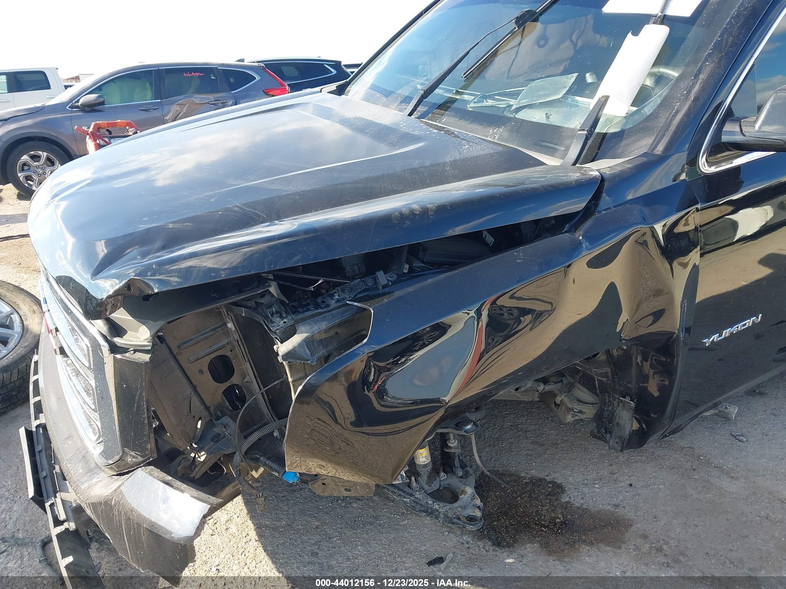 GMC YUKON image 6