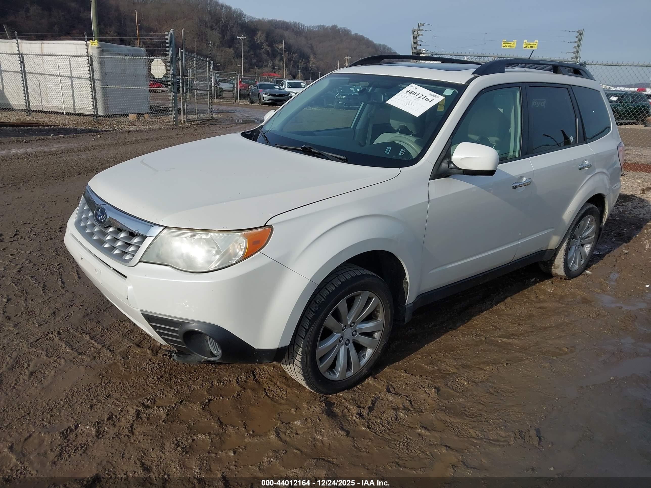 SUBARU FORESTER image 2
