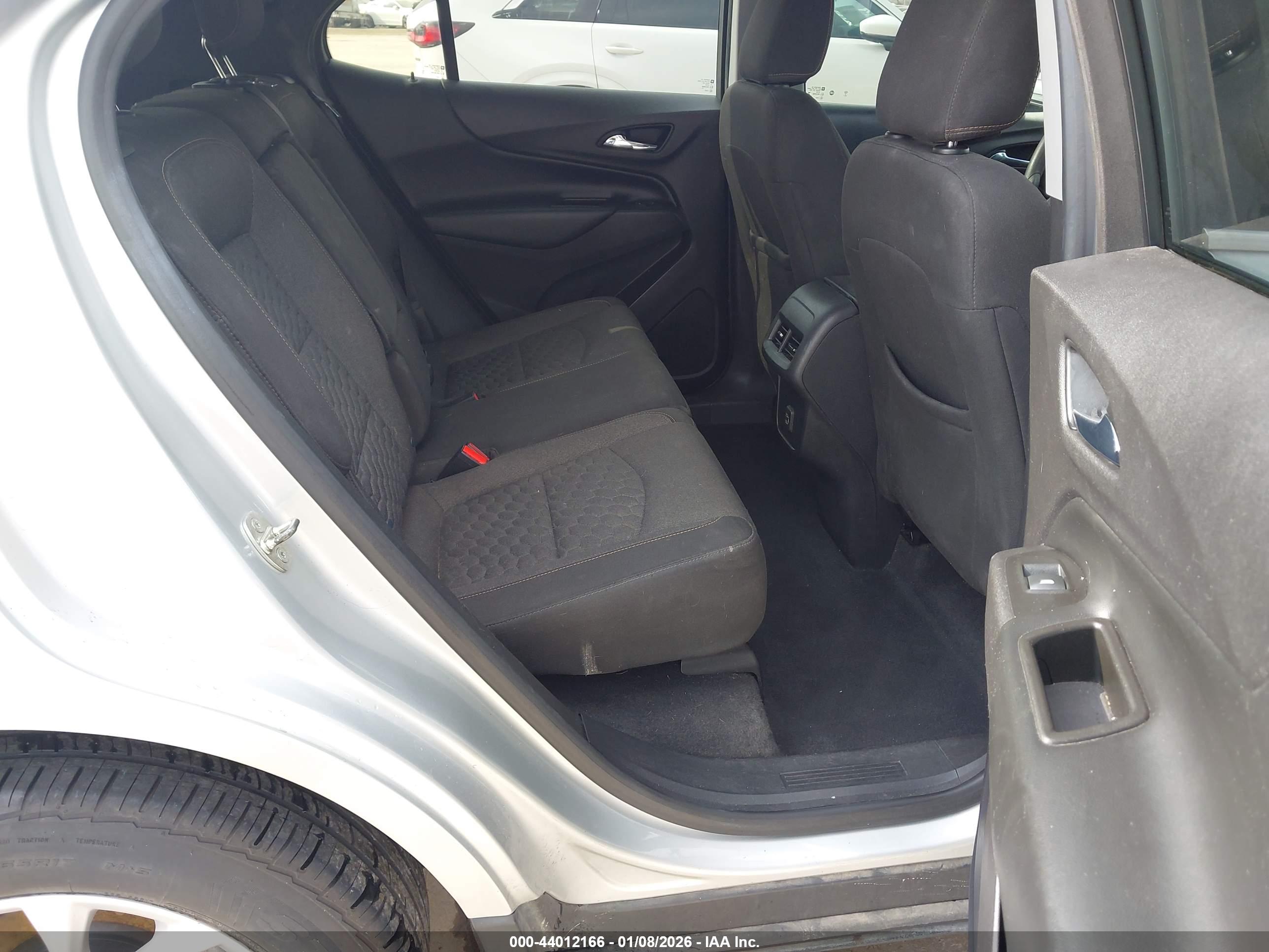 CHEVROLET EQUINOX image 8