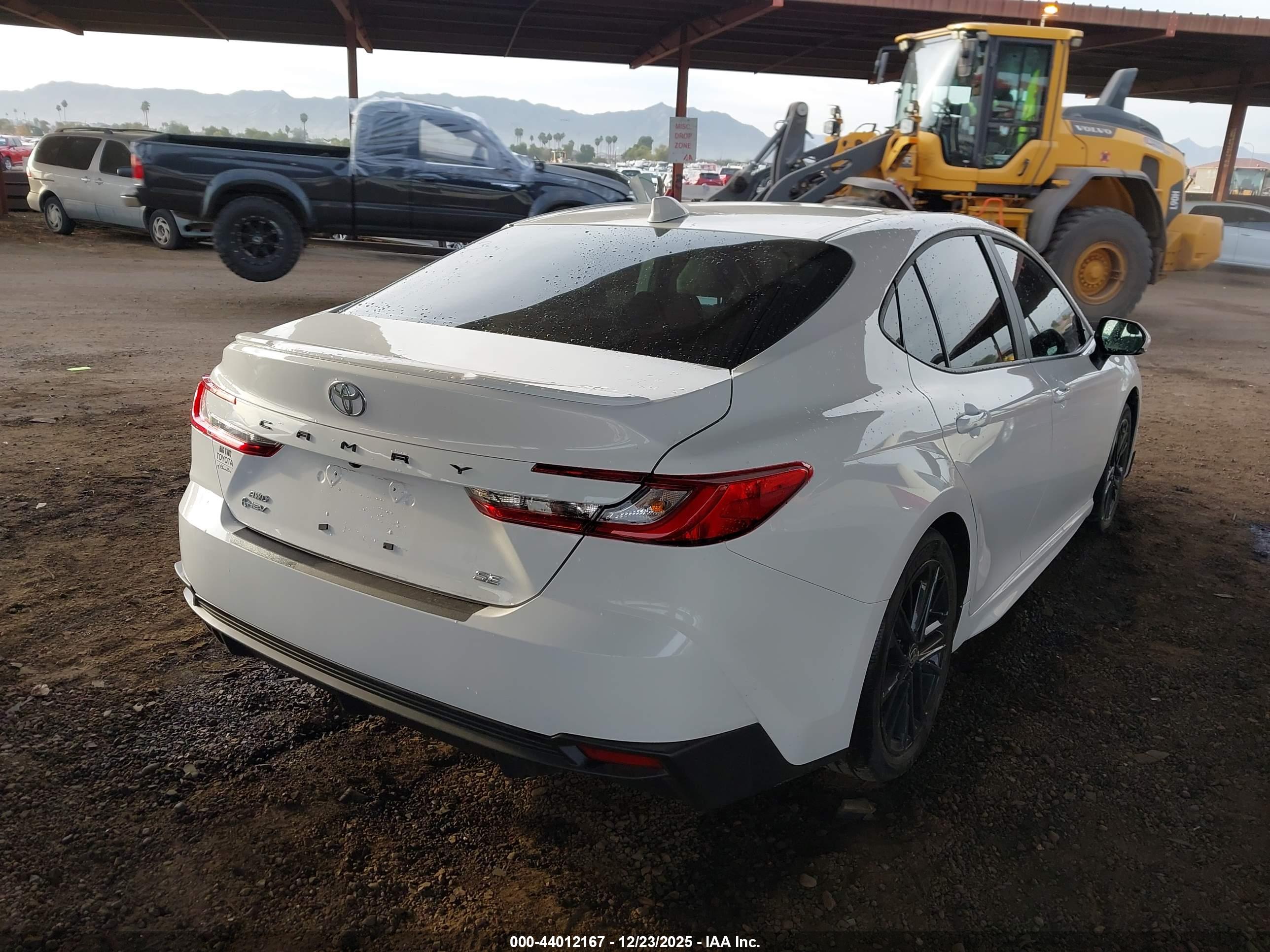 TOYOTA CAMRY image 4