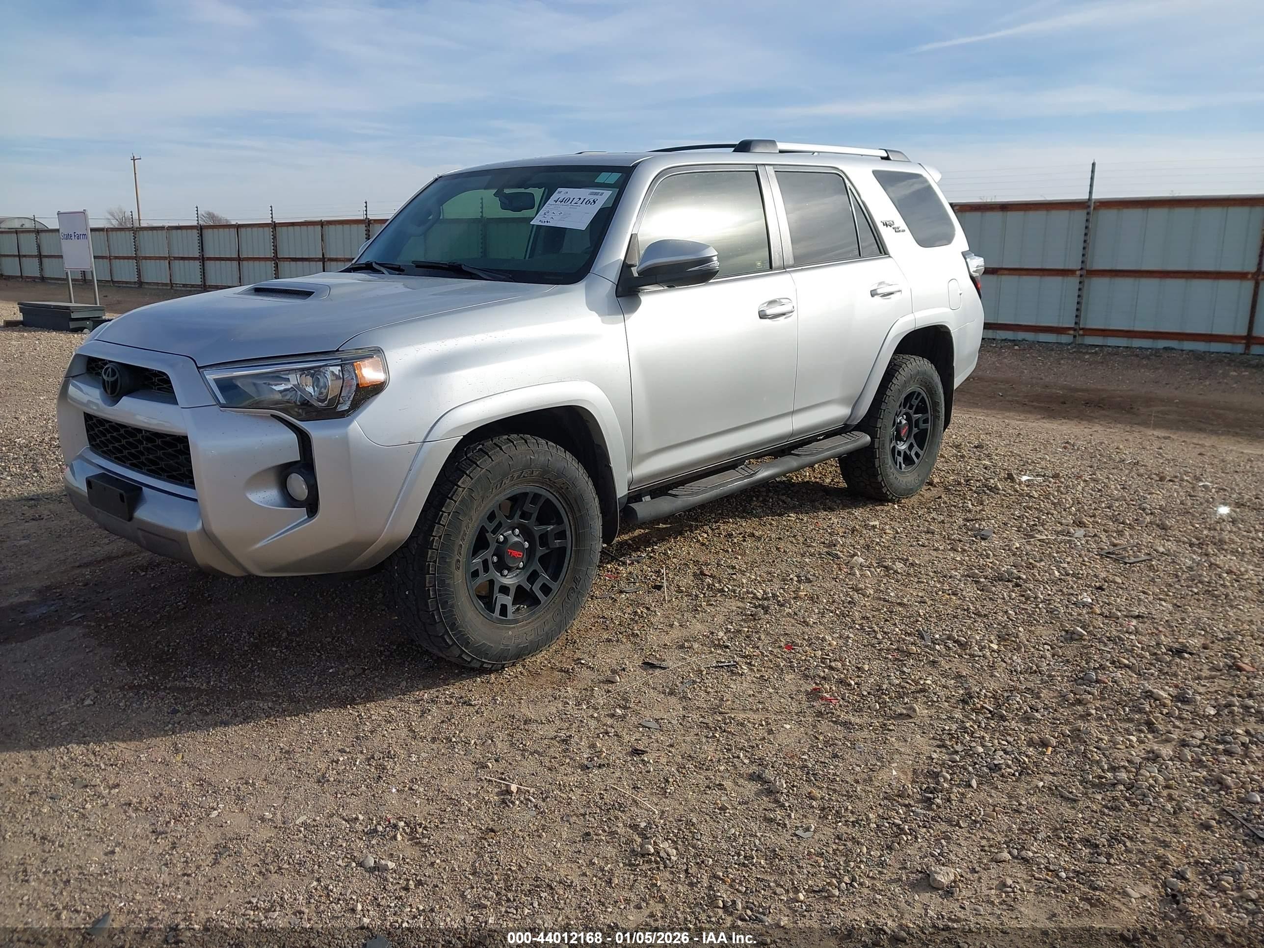 TOYOTA 4RUNNER image 2