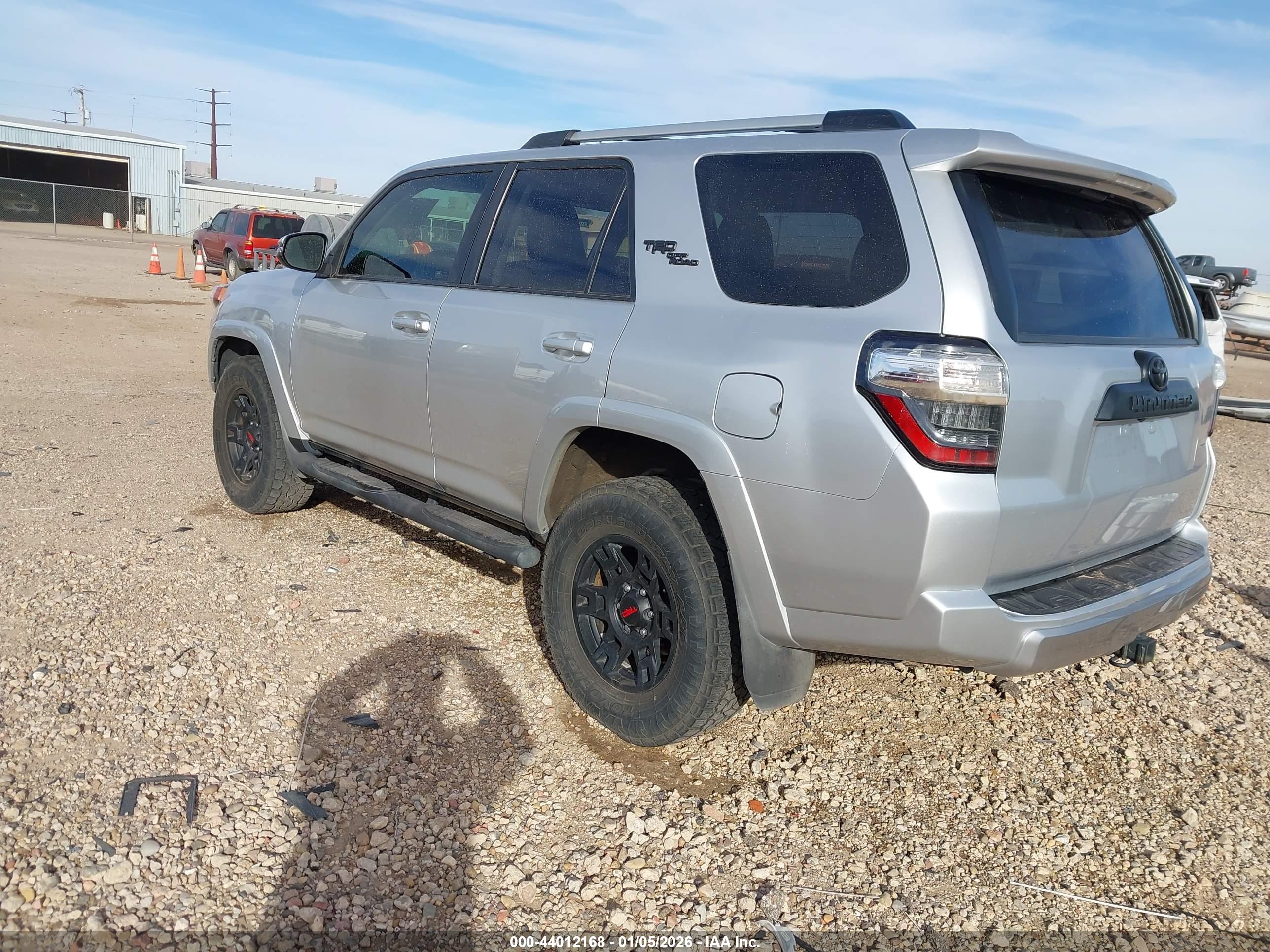 TOYOTA 4RUNNER image 3