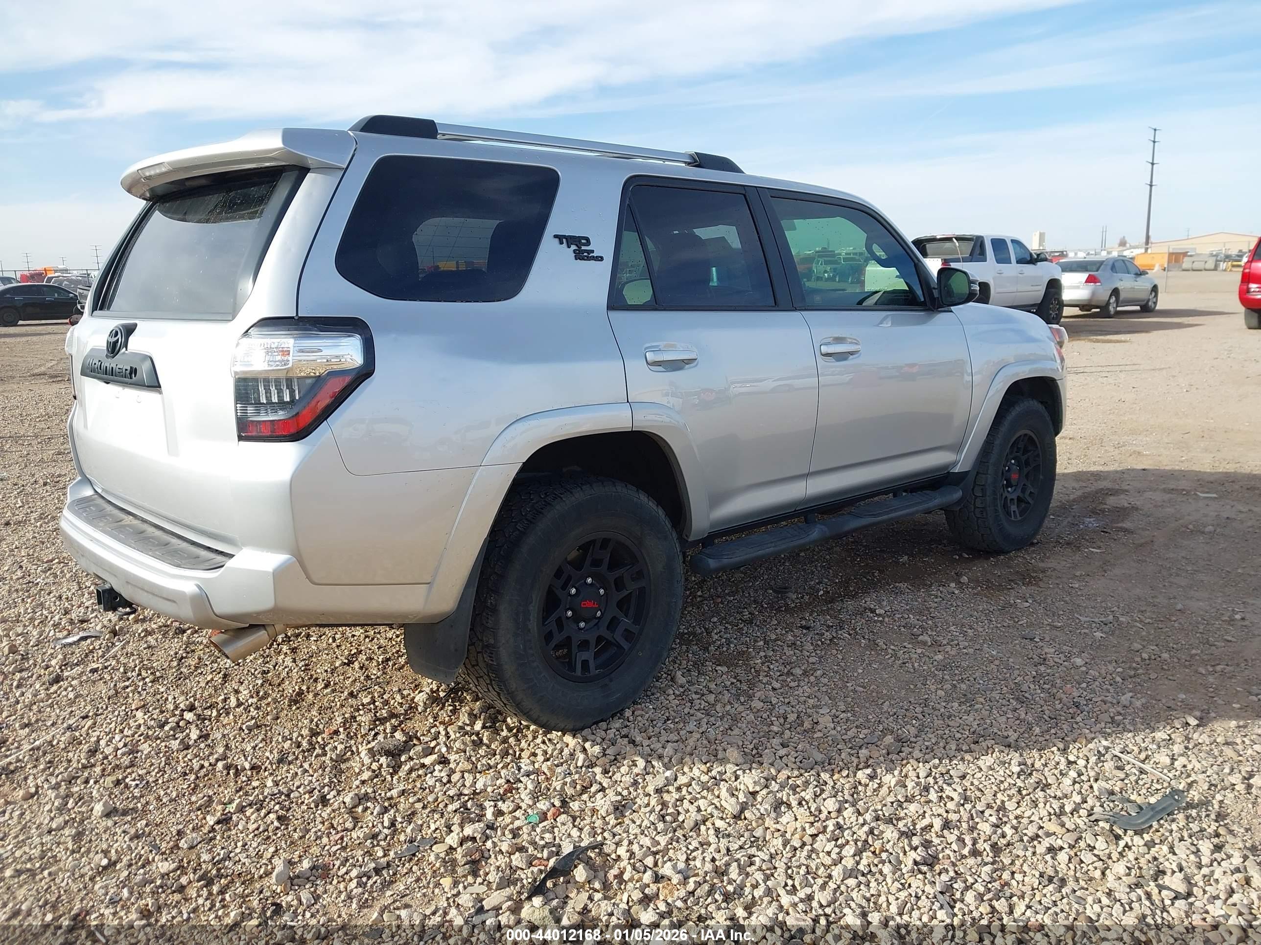 TOYOTA 4RUNNER image 4