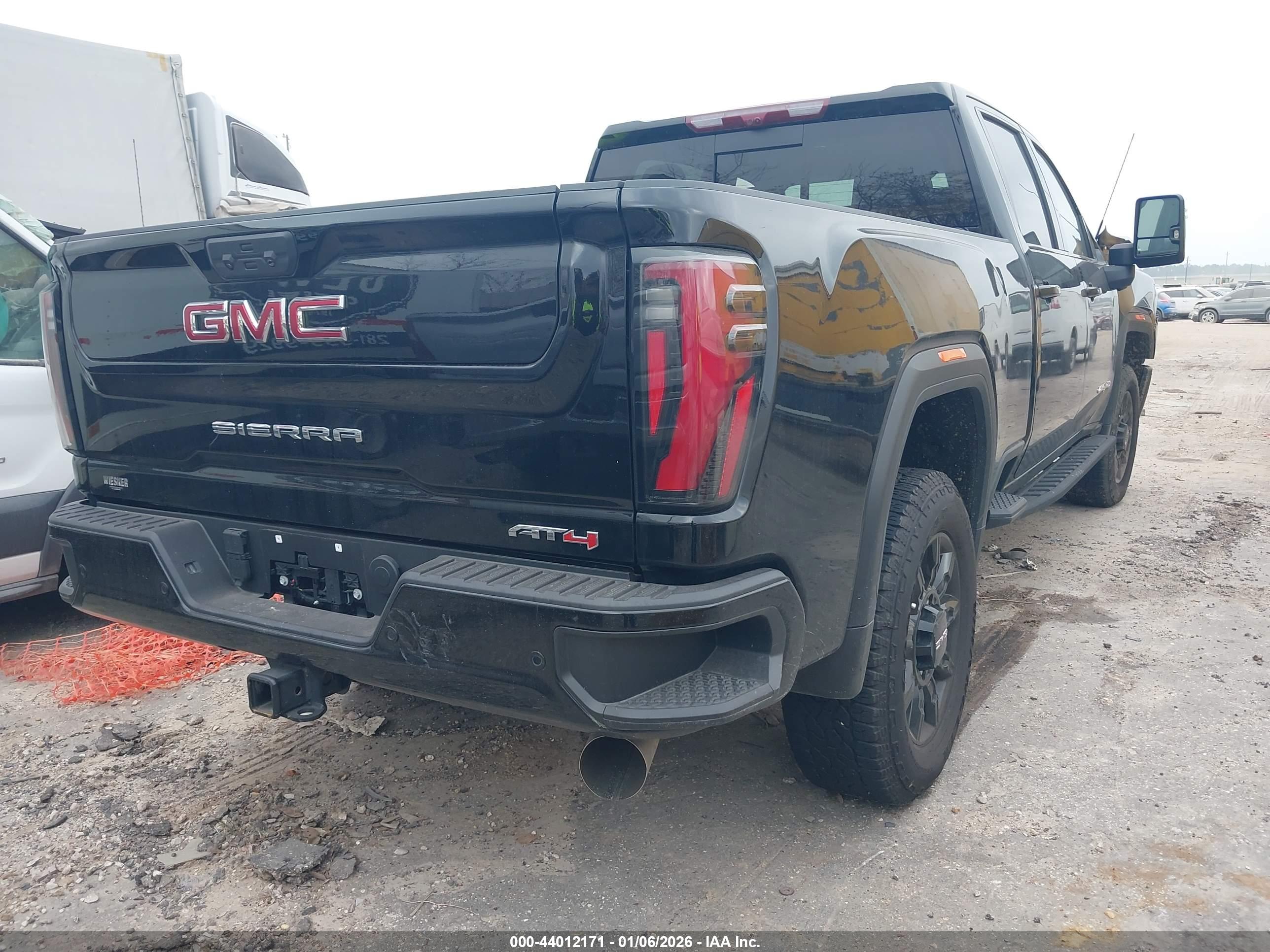 GMC SIERRA image 4