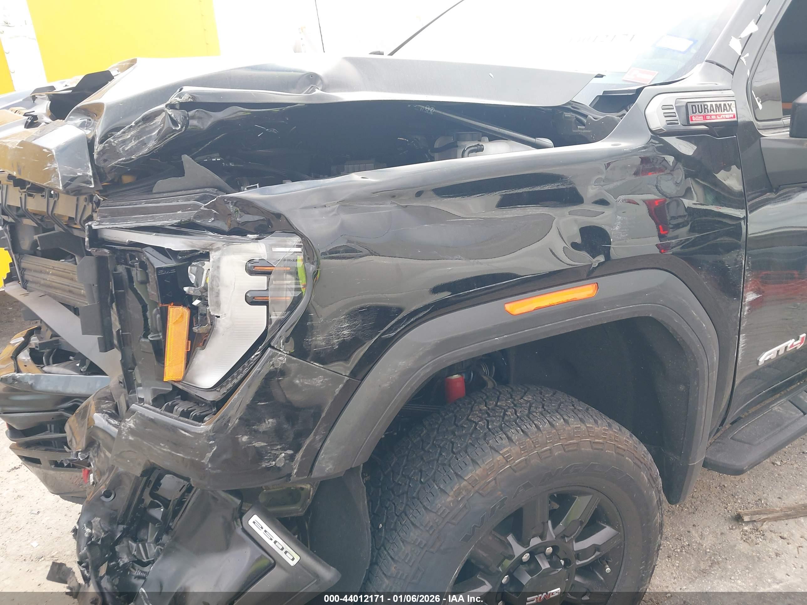 GMC SIERRA image 6