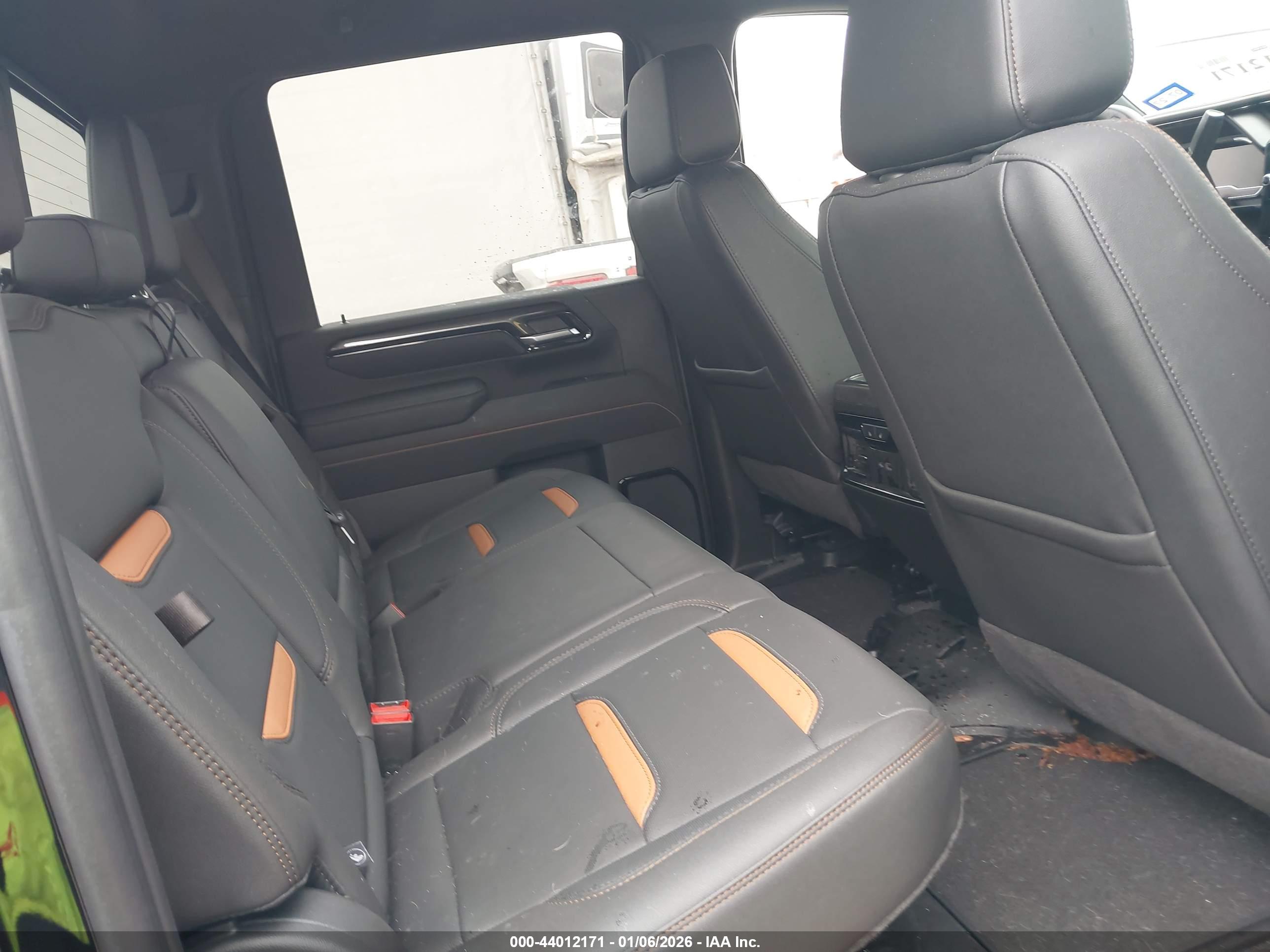 GMC SIERRA image 8