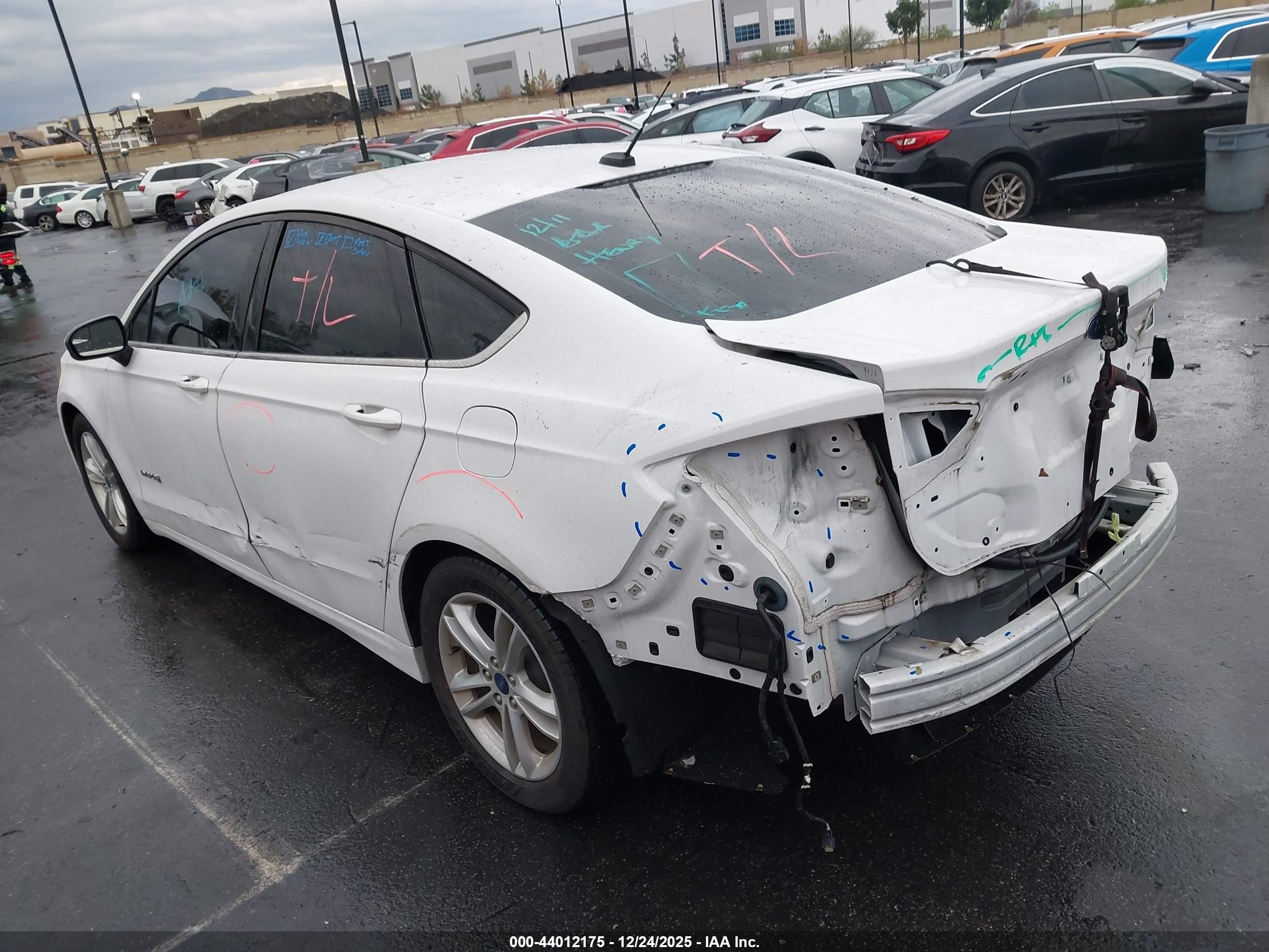 FORD FUSION image 3