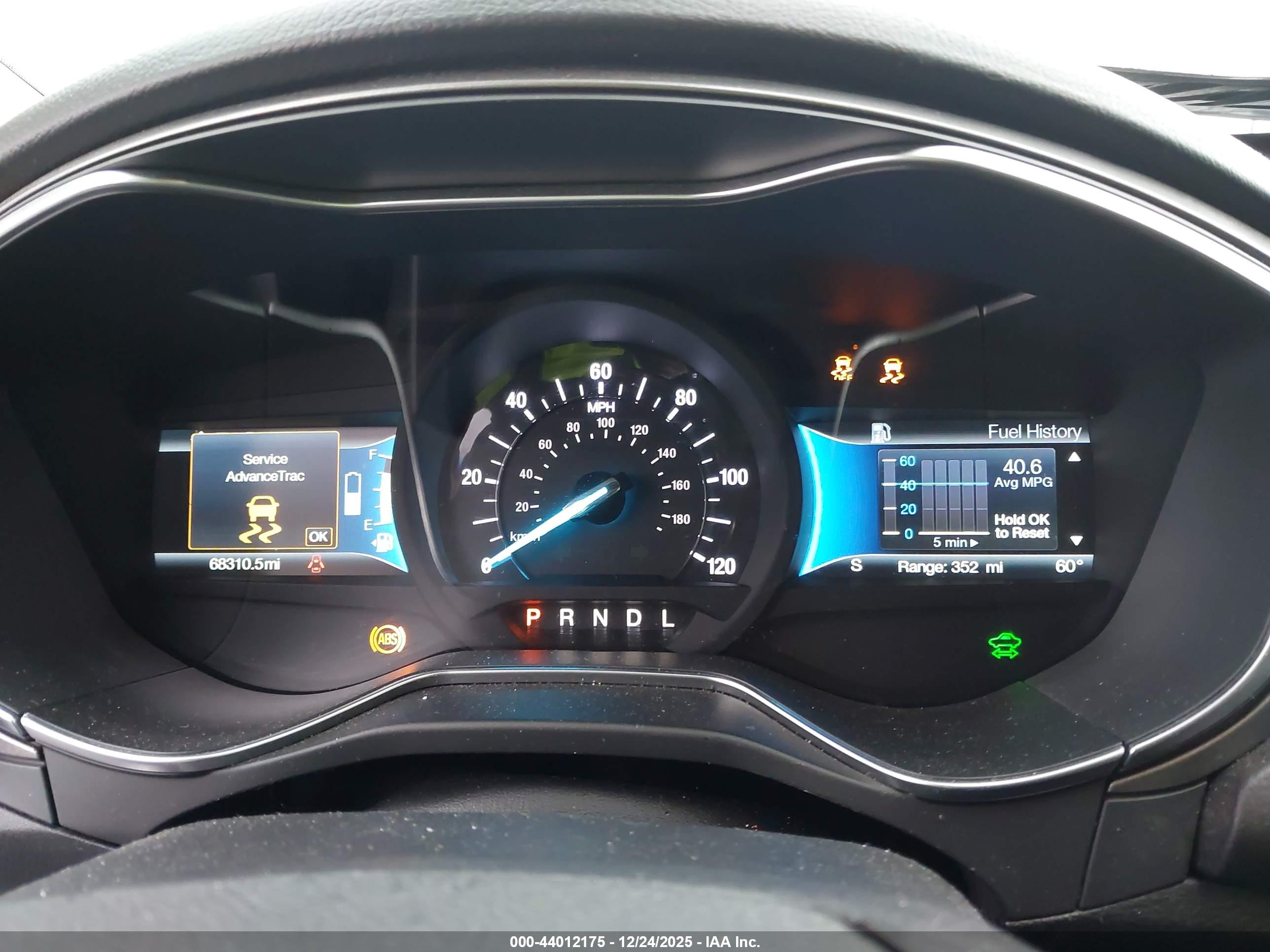 FORD FUSION image 7