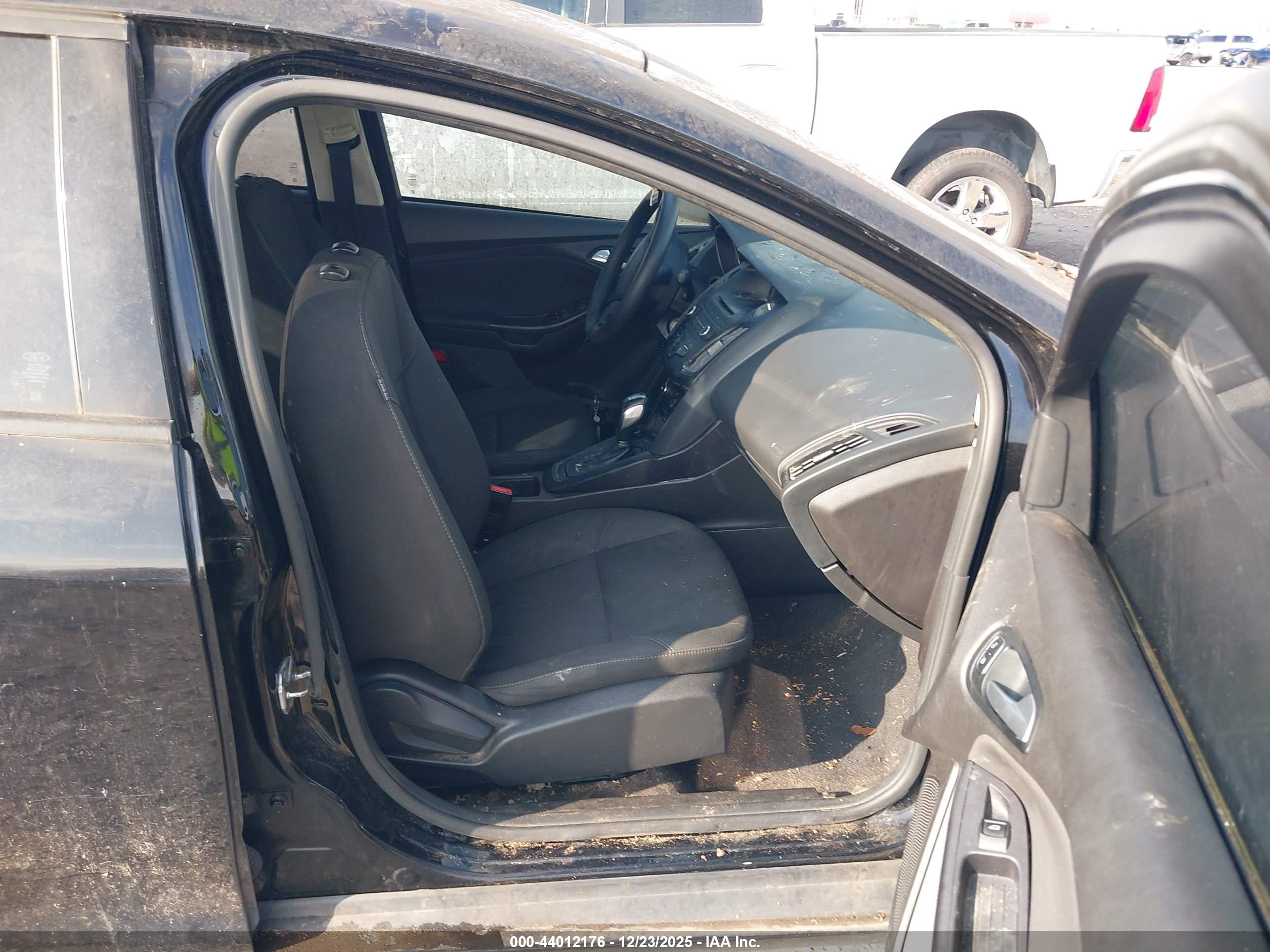 FORD FOCUS image 5
