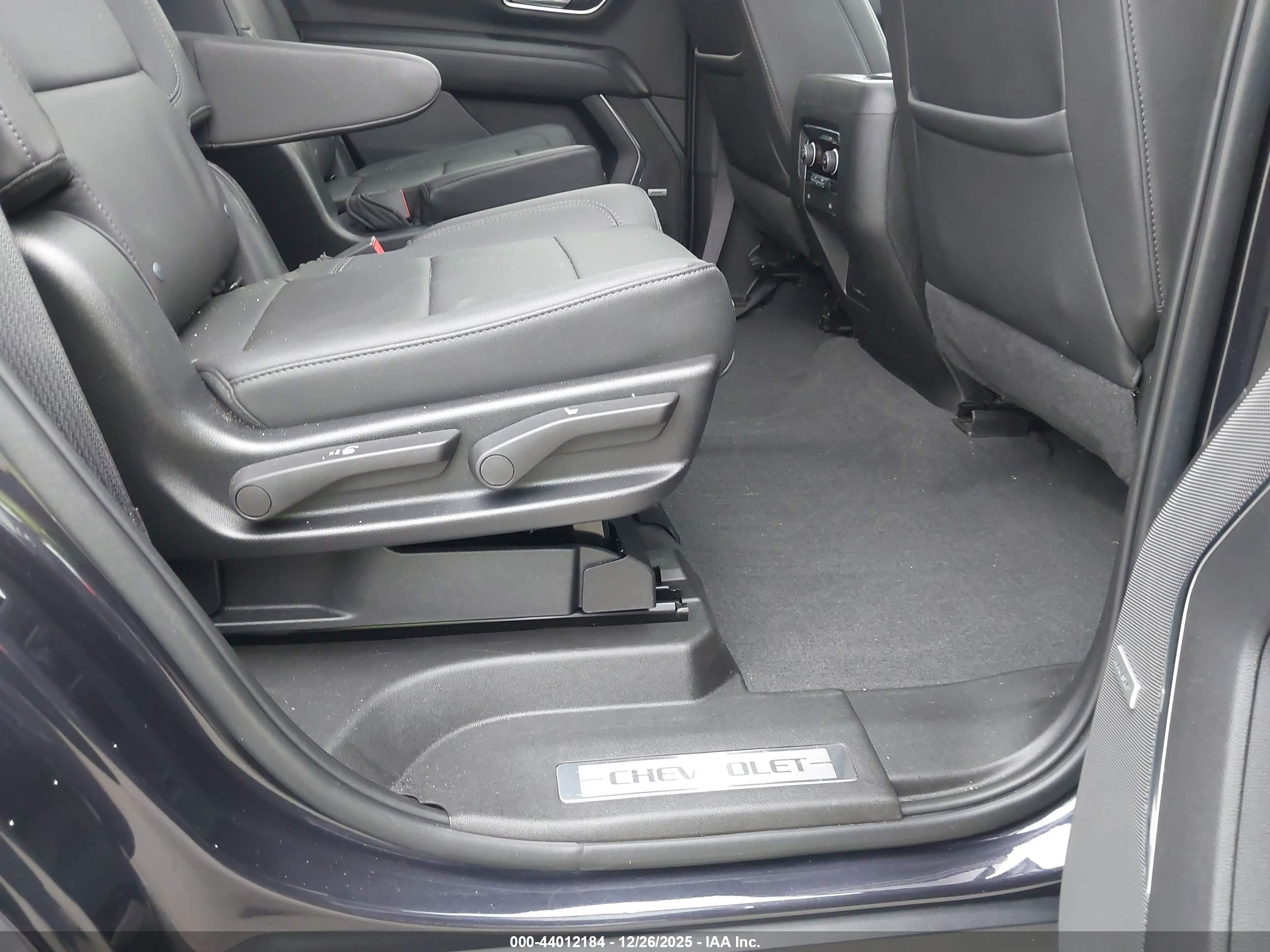 CHEVROLET TAHOE image 8