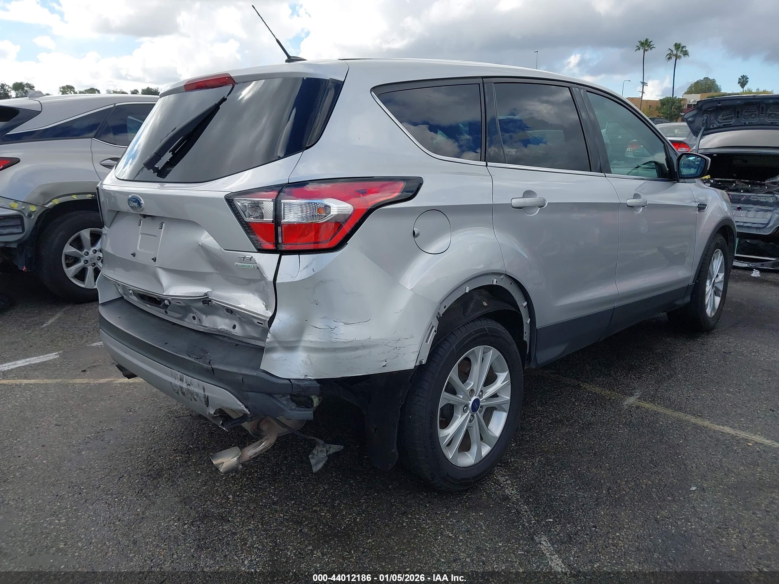 FORD ESCAPE image 4