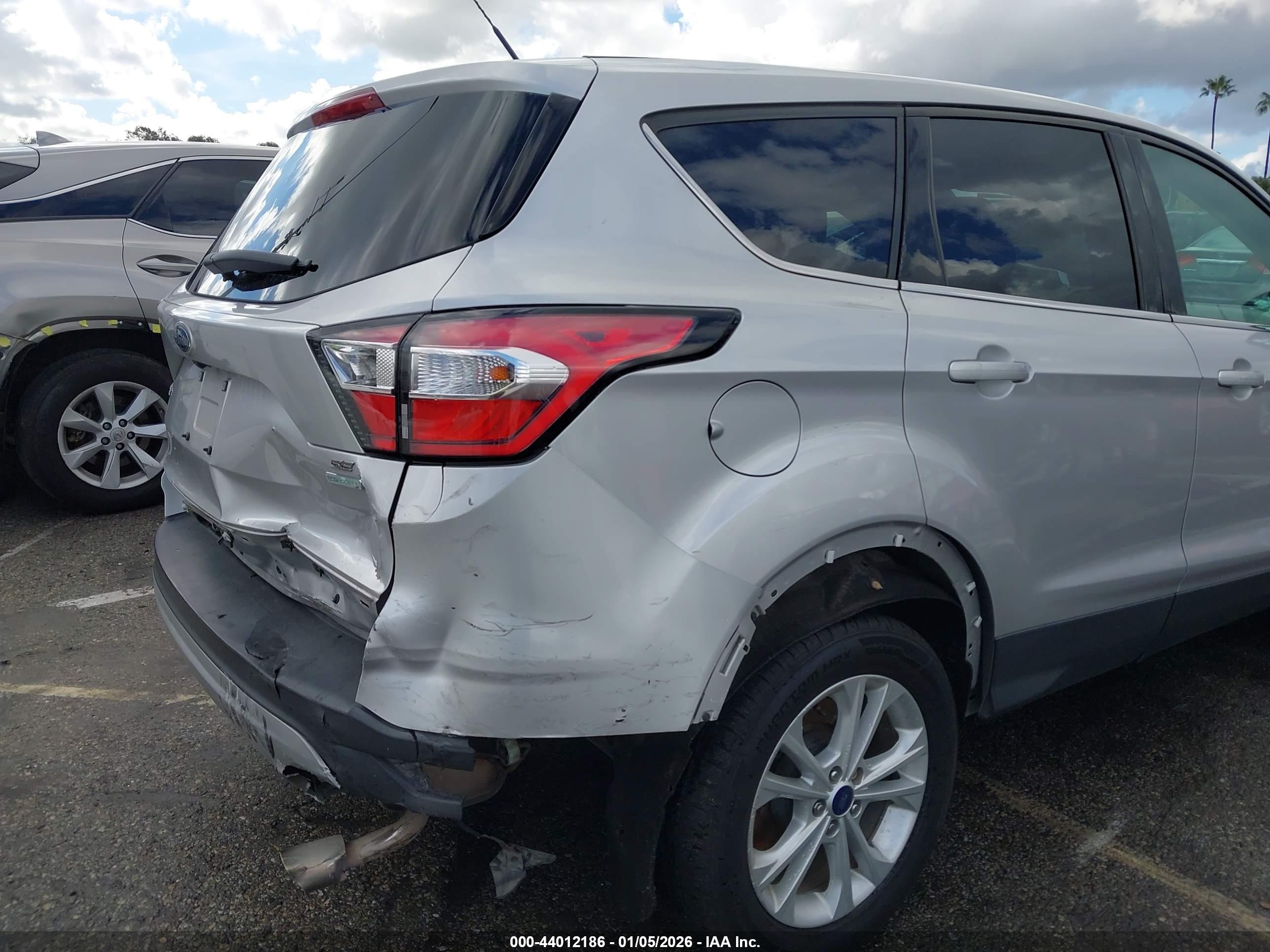 FORD ESCAPE image 6