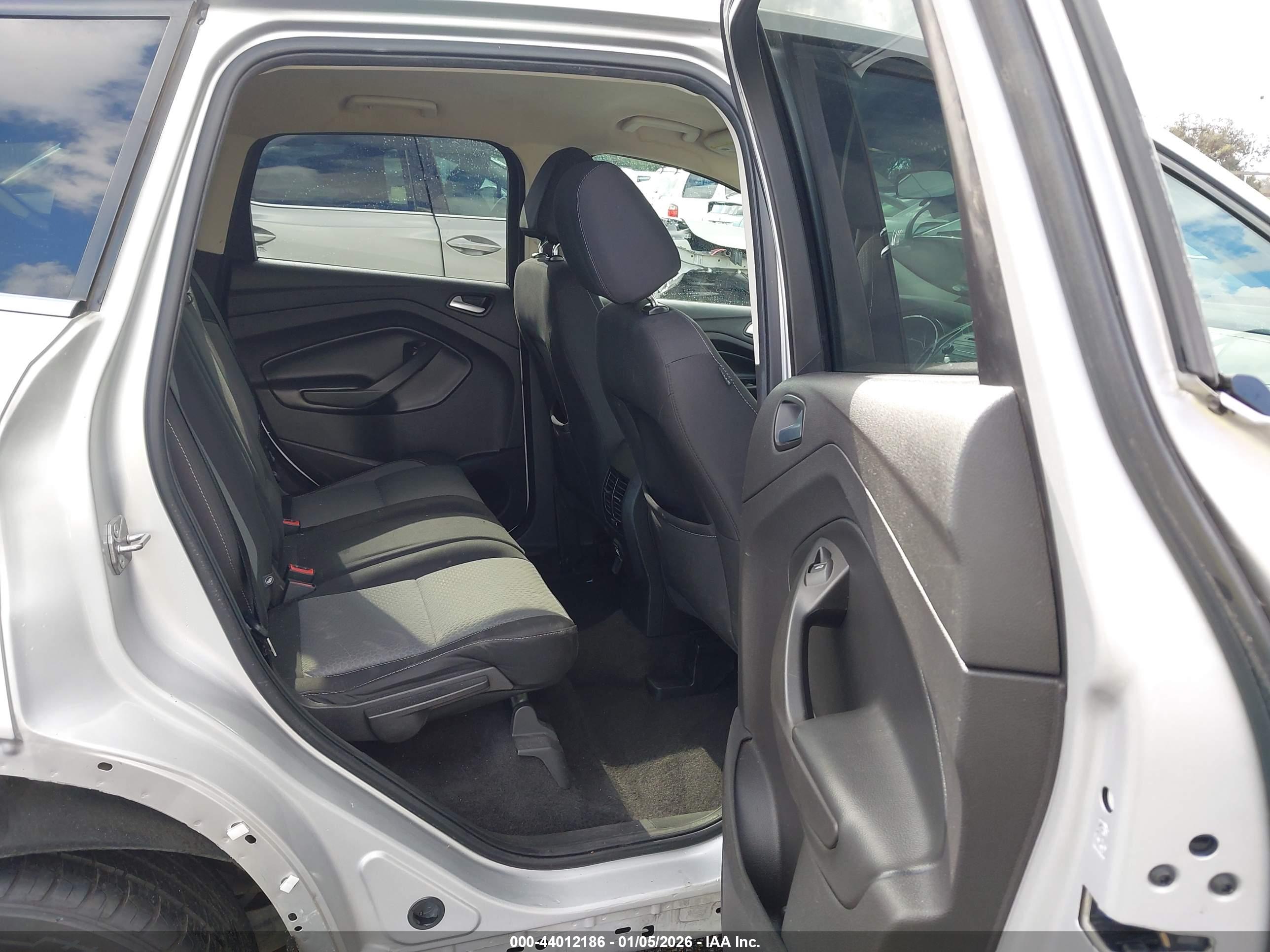 FORD ESCAPE image 8