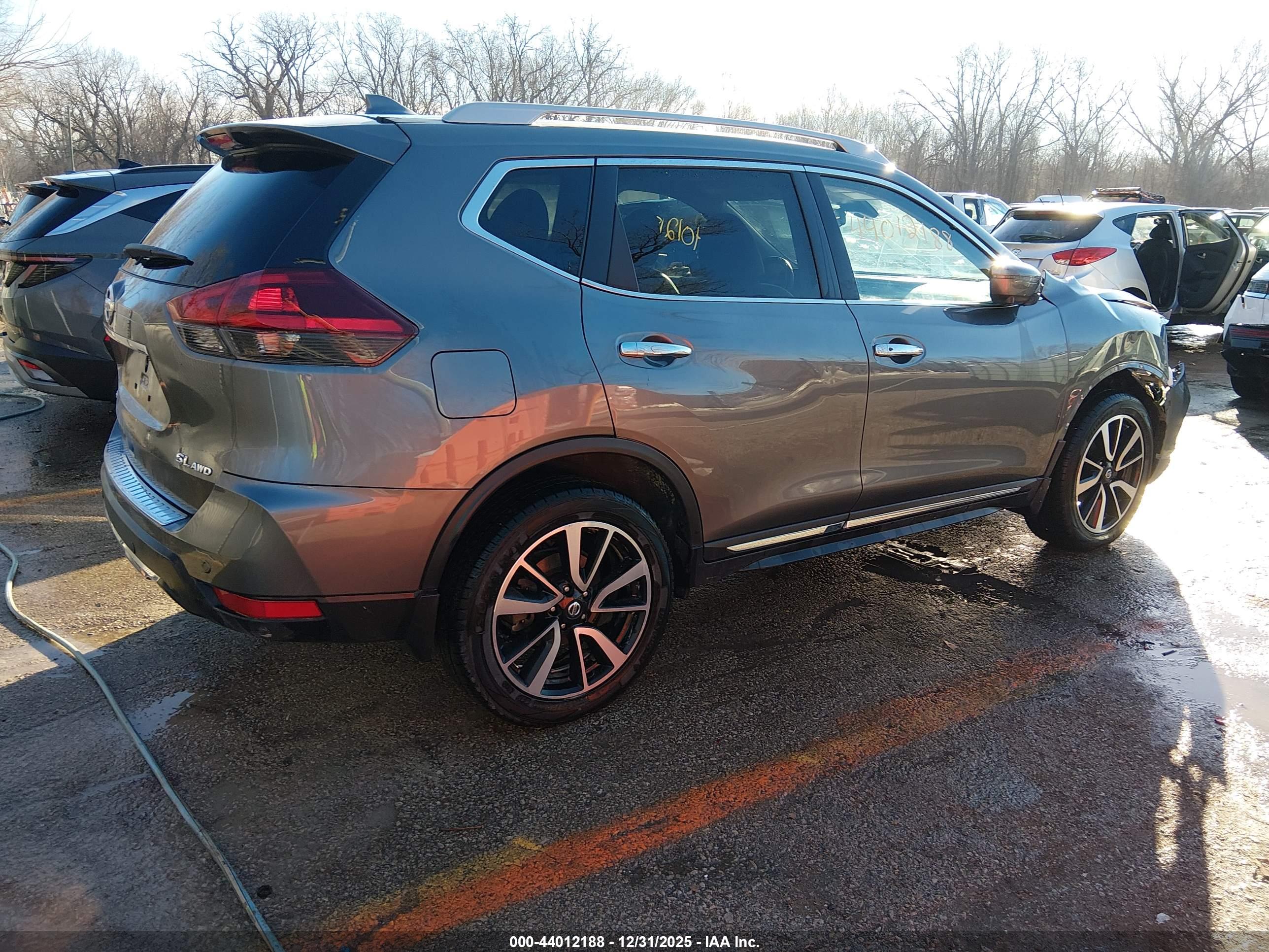 NISSAN ROGUE image 4