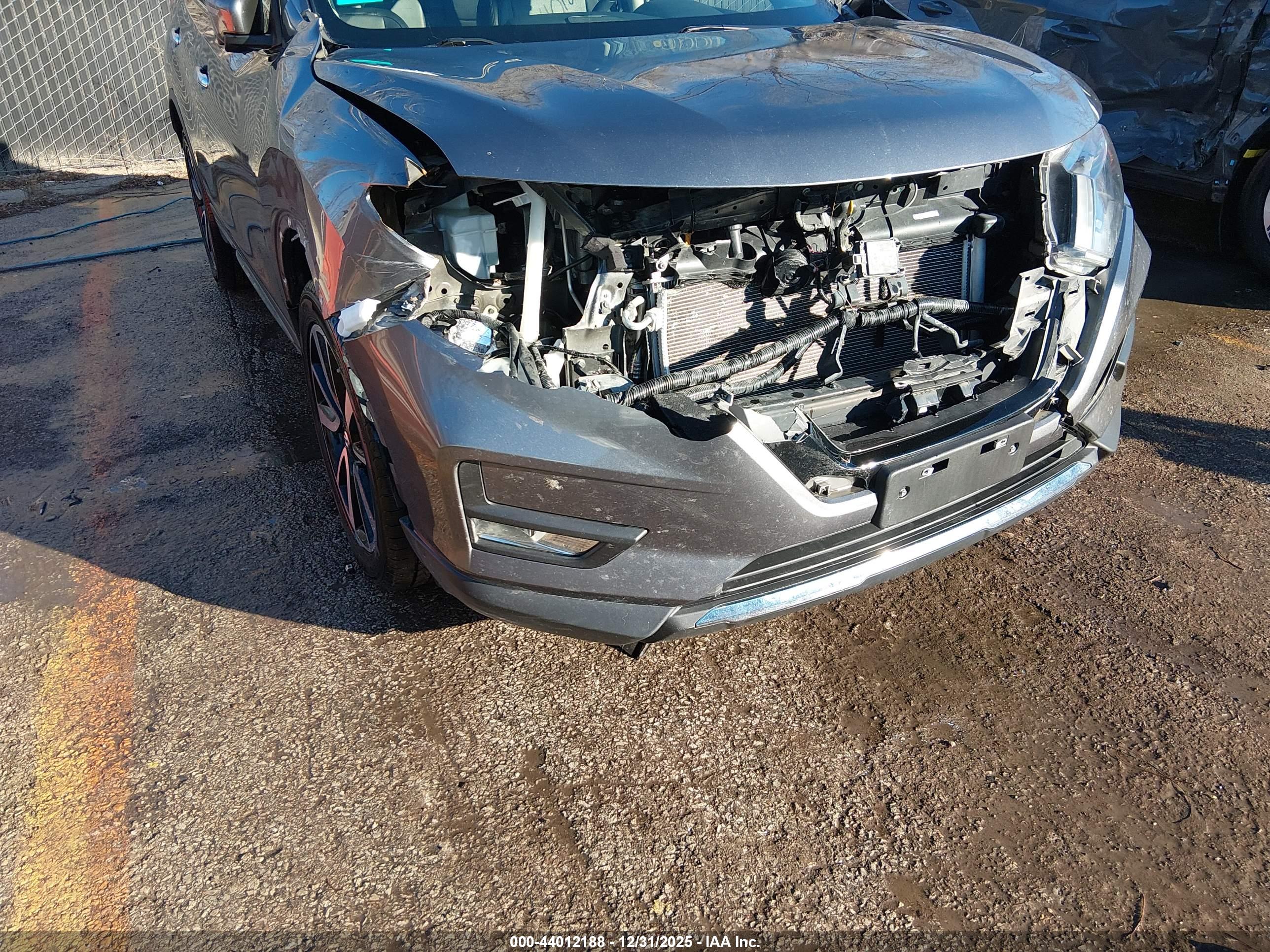NISSAN ROGUE image 6