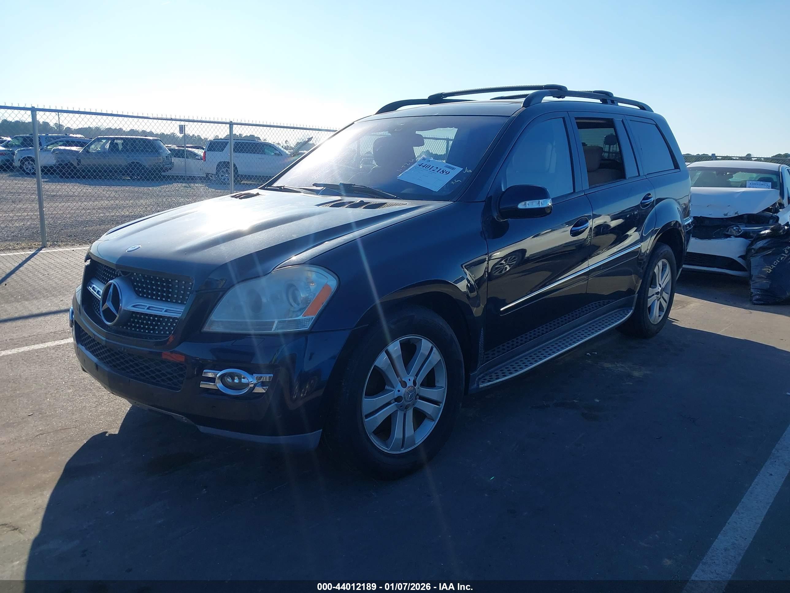 MERCEDES-BENZ GL image 2