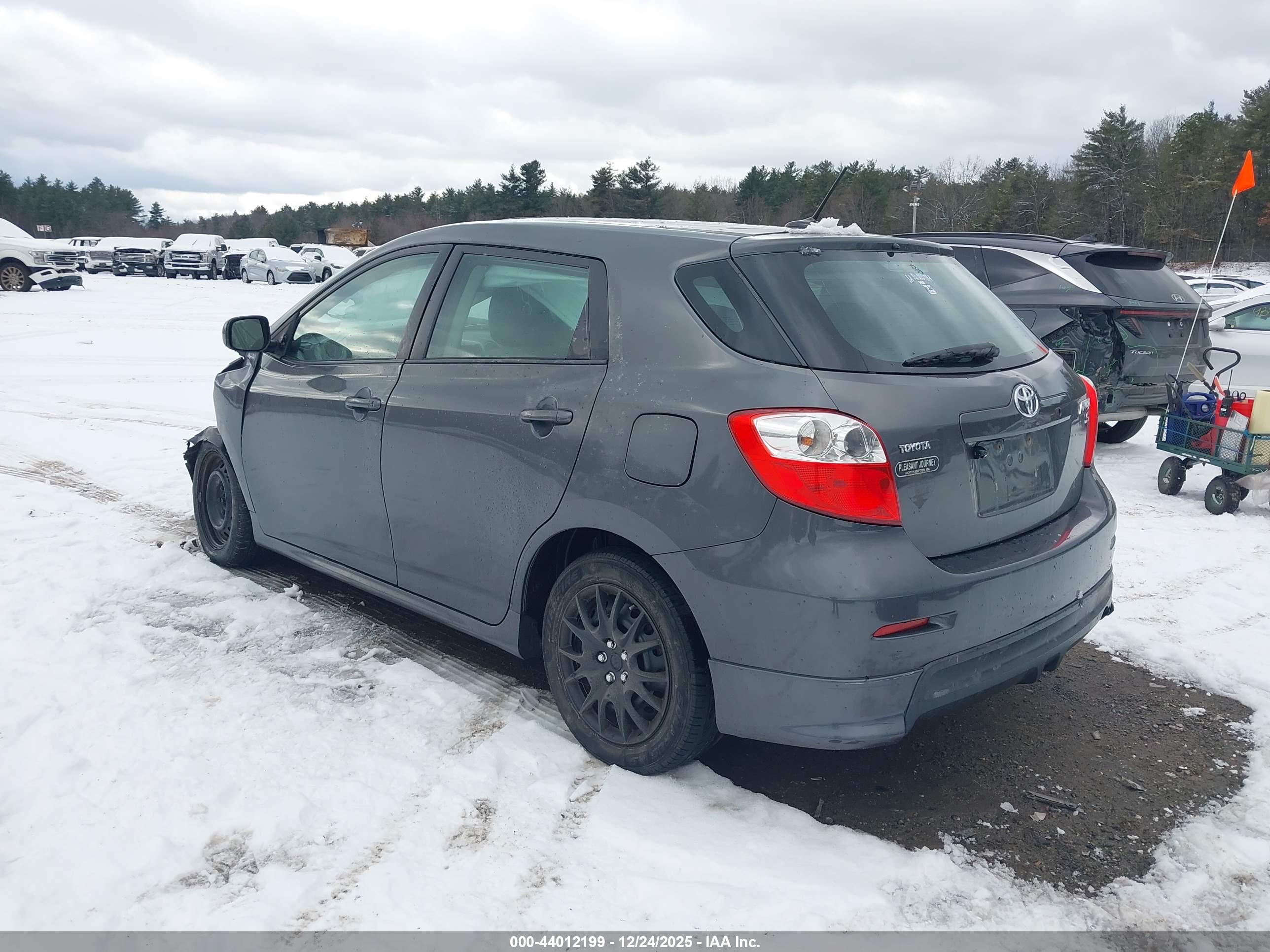 TOYOTA MATRIX image 3