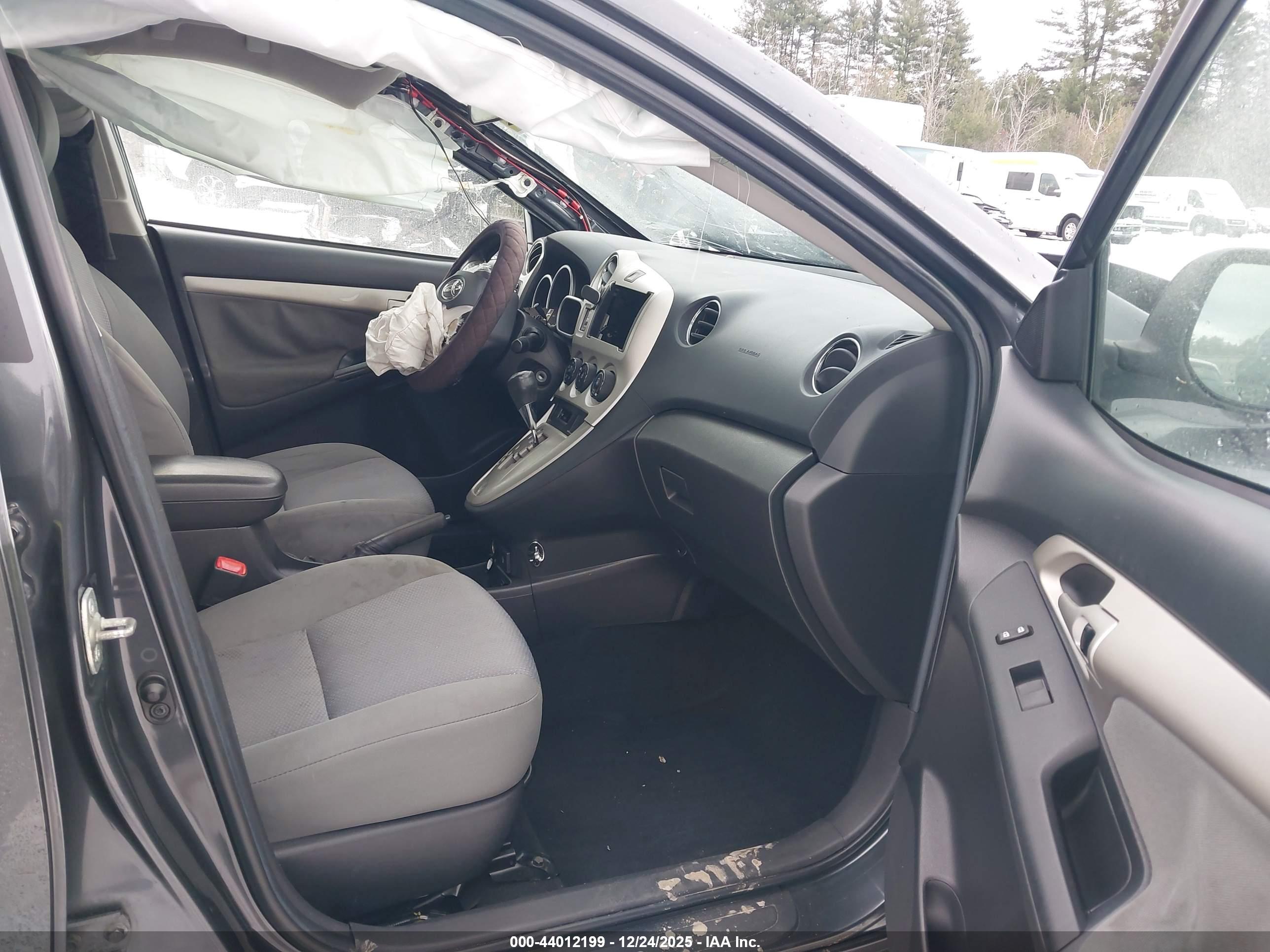 TOYOTA MATRIX image 5
