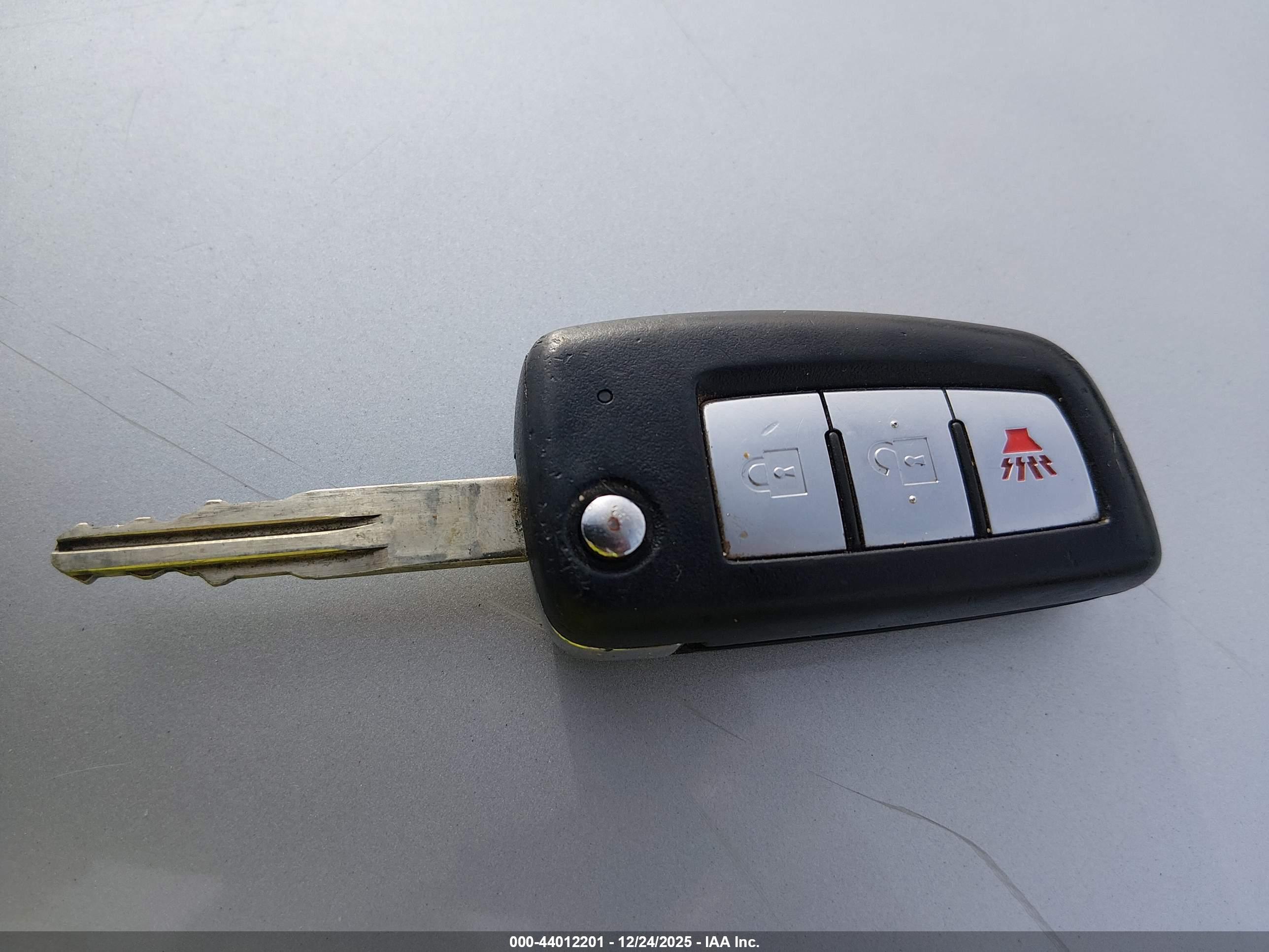 NISSAN ROGUE image 11