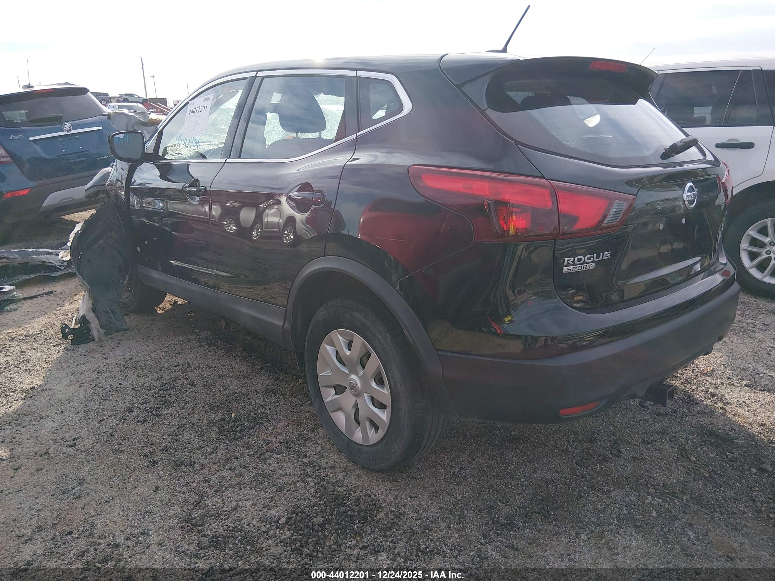 NISSAN ROGUE image 3