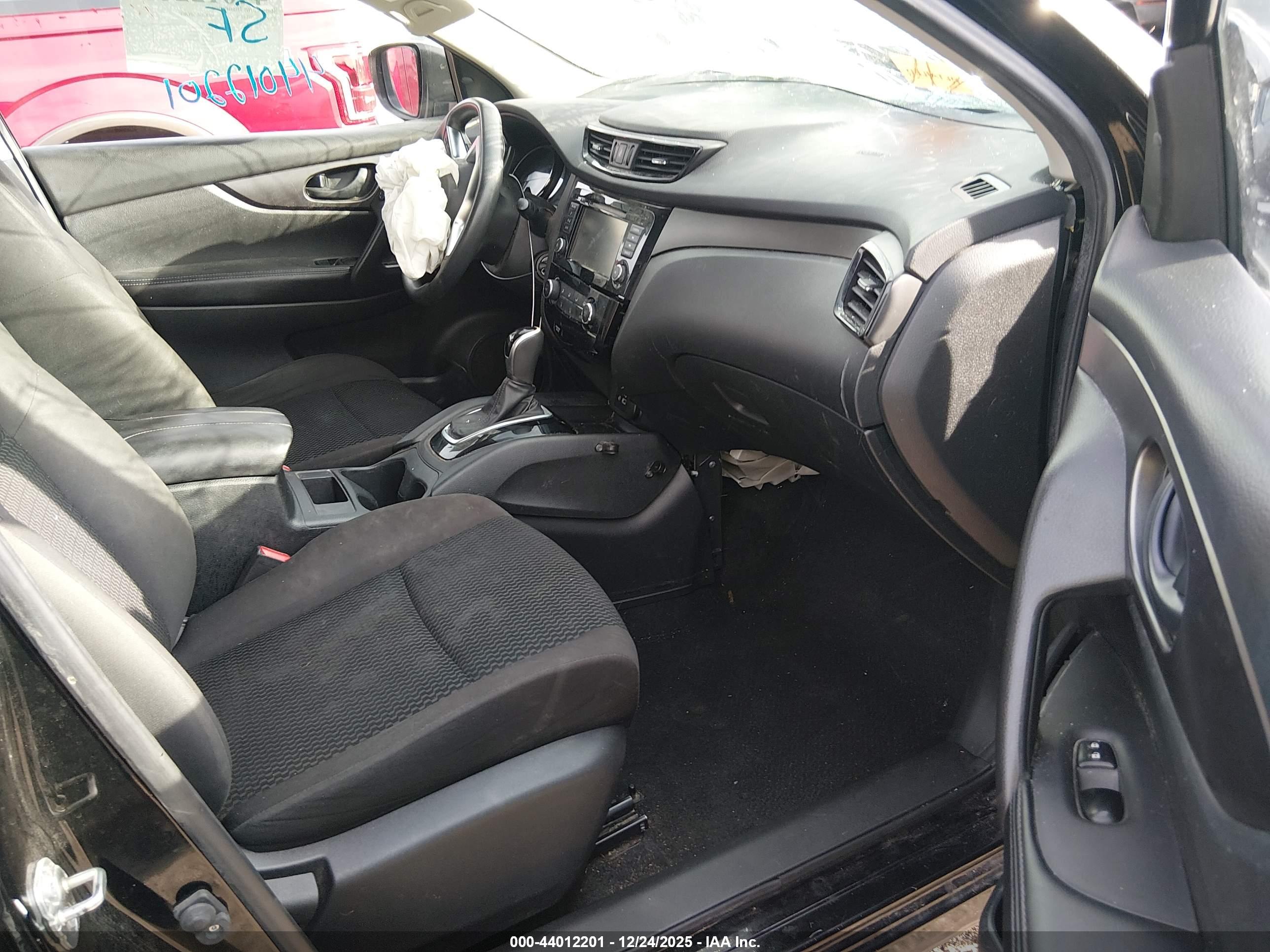 NISSAN ROGUE image 5