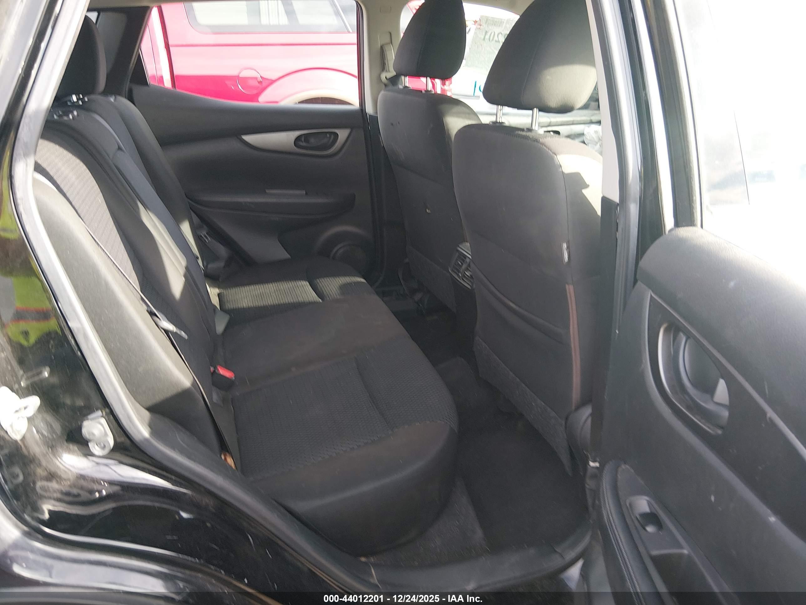 NISSAN ROGUE image 8