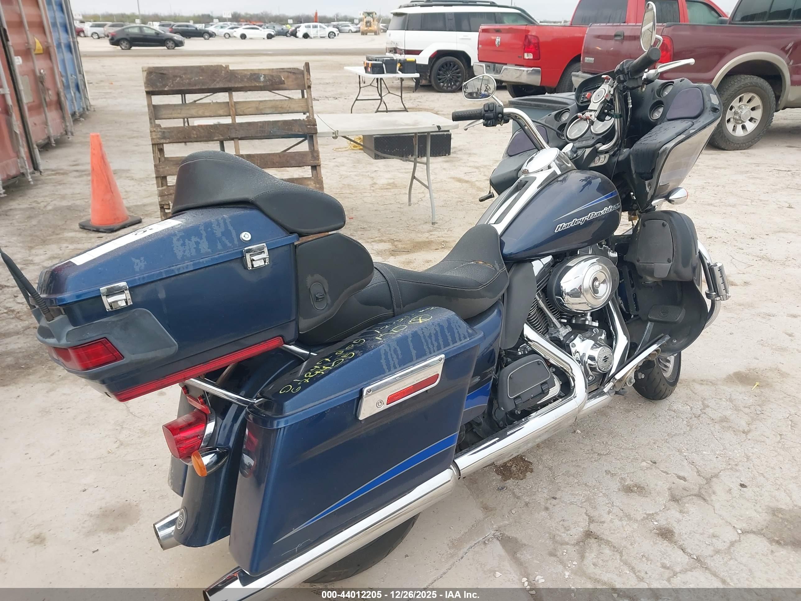 HARLEY-DAVIDSON FLTRU image 4