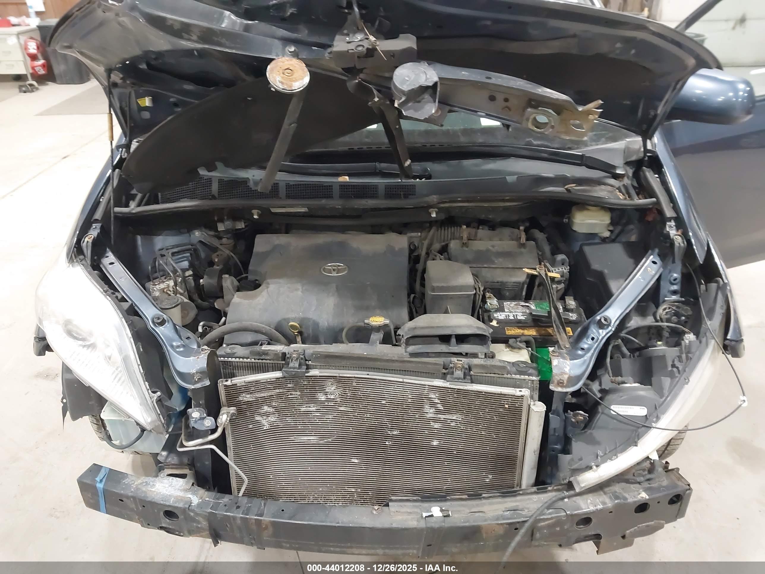 TOYOTA SIENNA image 10
