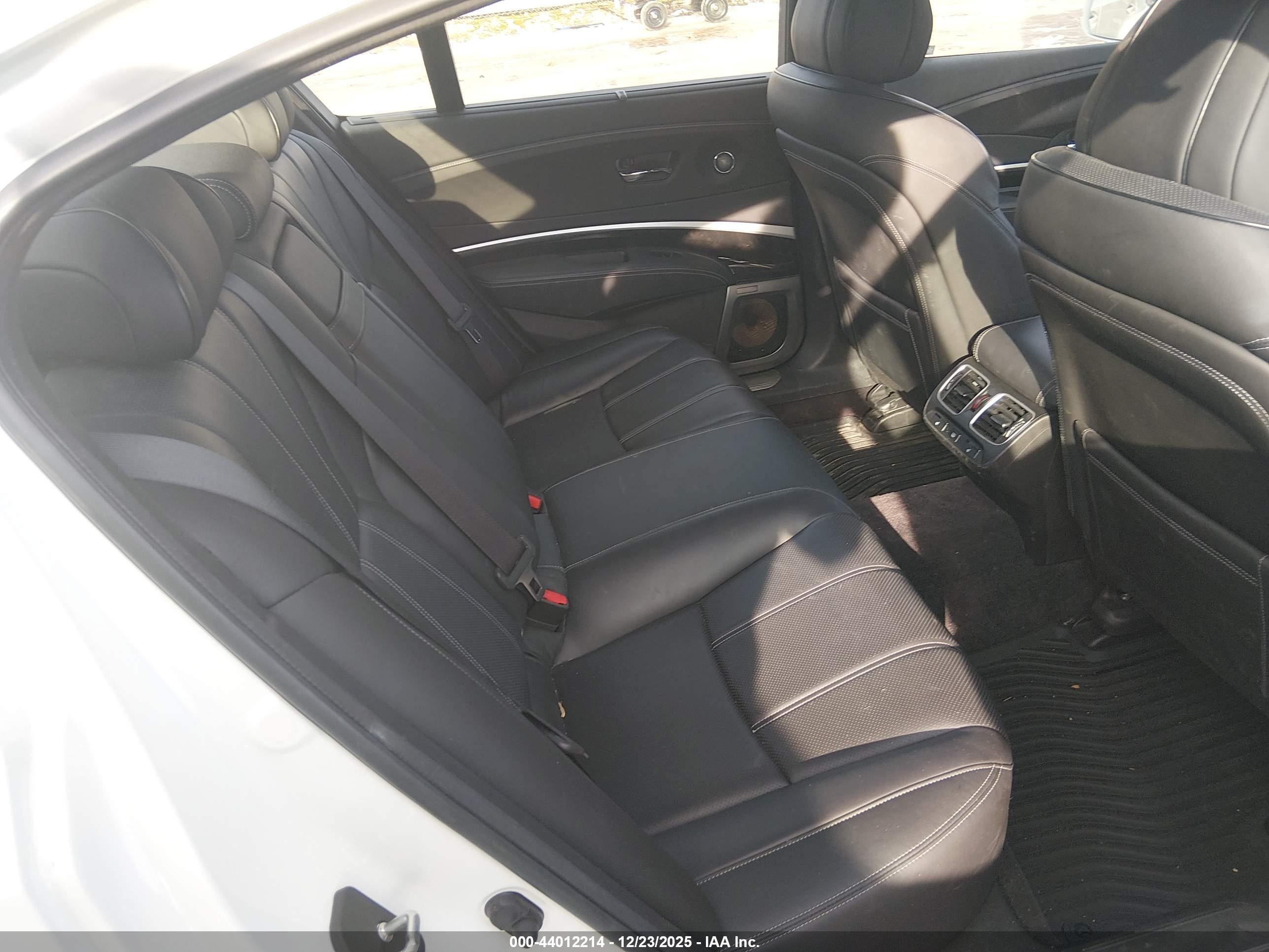 ACURA RLX image 8