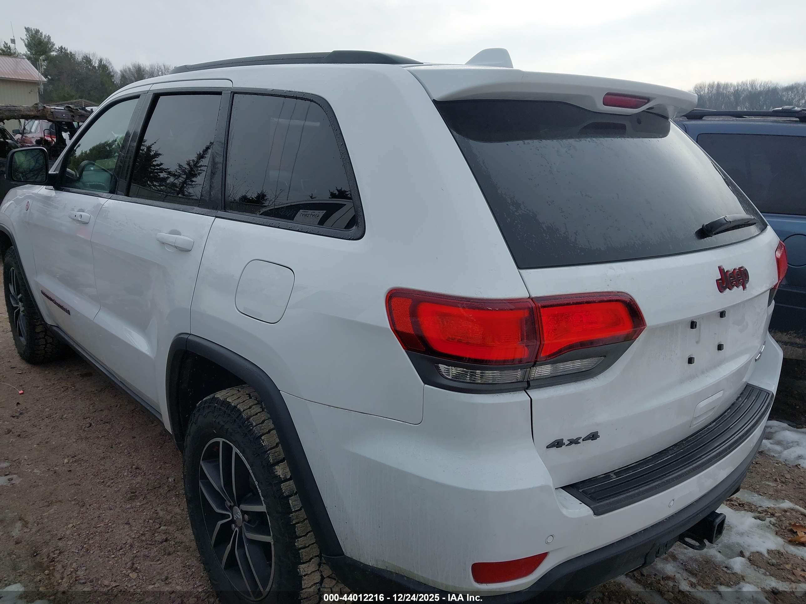 JEEP GRAND image 3