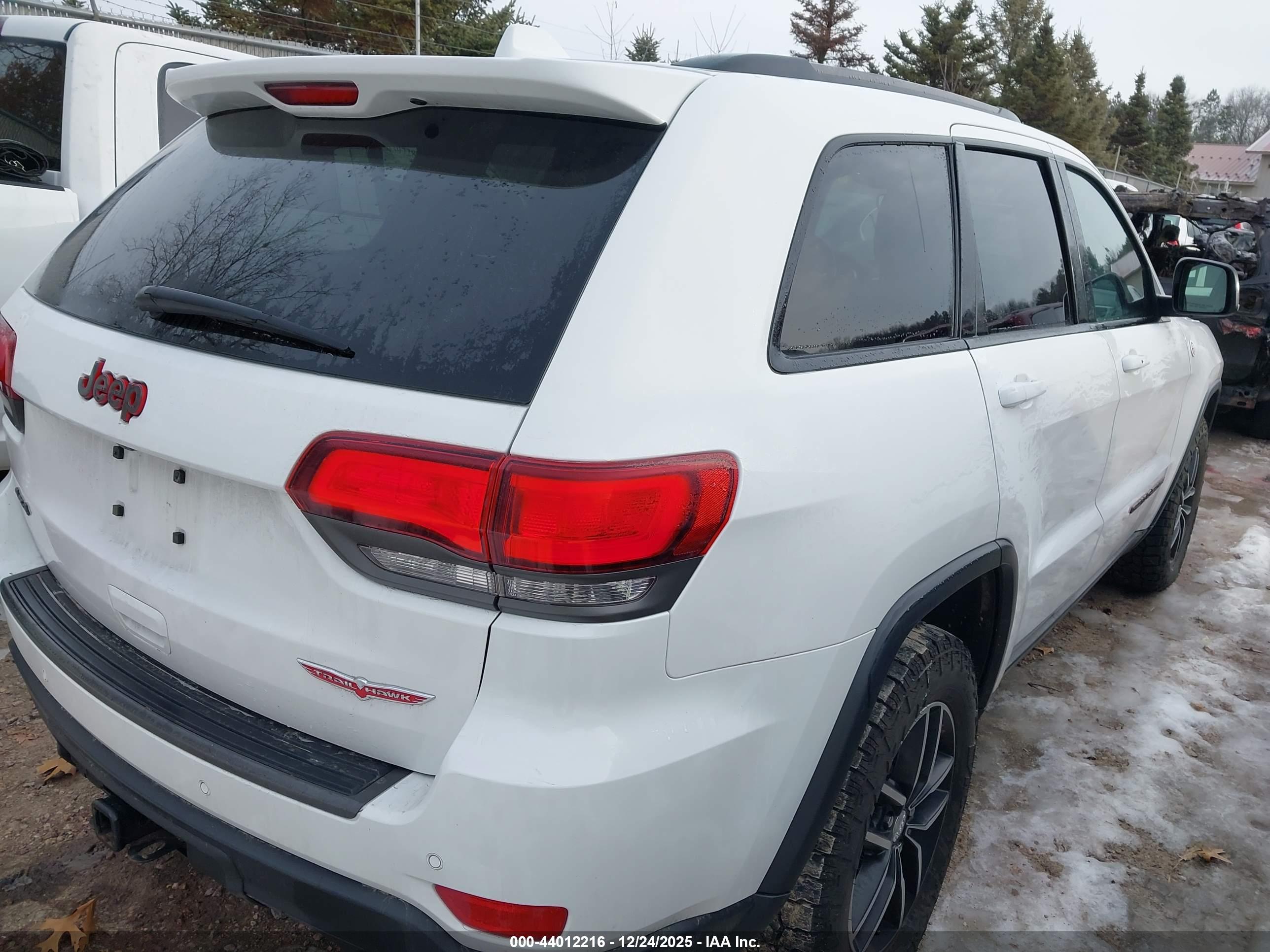 JEEP GRAND image 4
