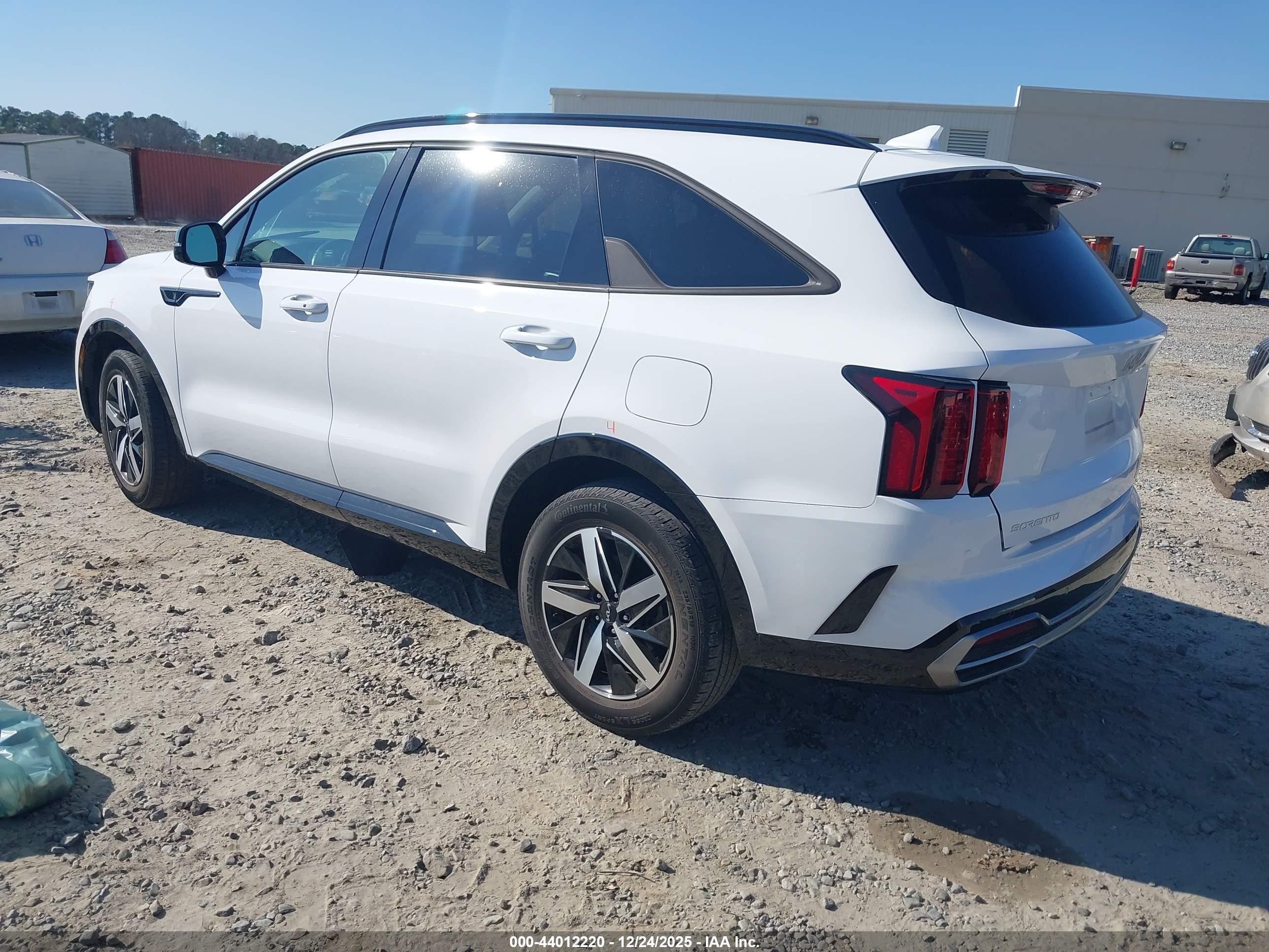 KIA SORENTO image 3